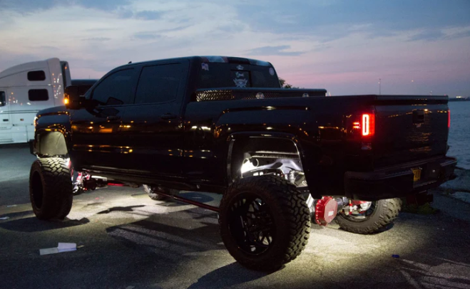 GMC Sierra 2500/3500 2014-2019 LED Tail Lights - Compatible with 3rd Gen Single Wheel Models & OEM Halogen Lights - Clear OLED Design for Enhanced Visibility & Style - Perfect for Truck Upgrades & Night Driving Safety