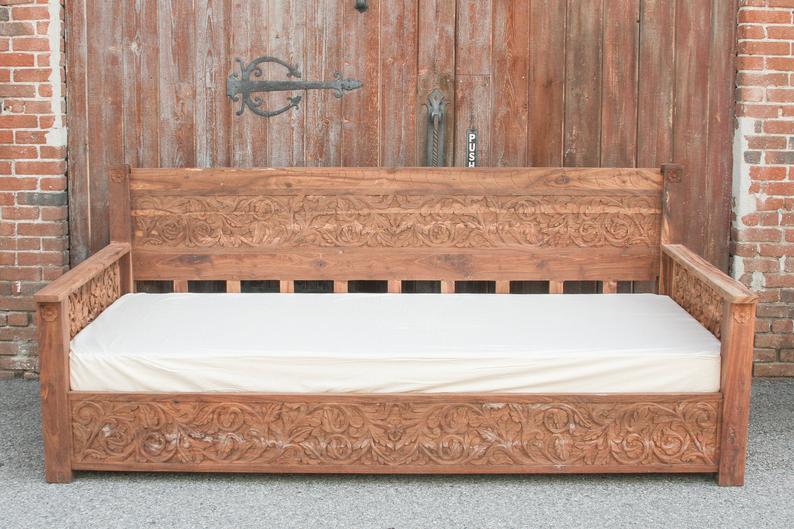 Hand Carved Solid Wood Floral Daybed - Natural Wooden Sofa Bed for Living Room, Patio & Garden Relaxation