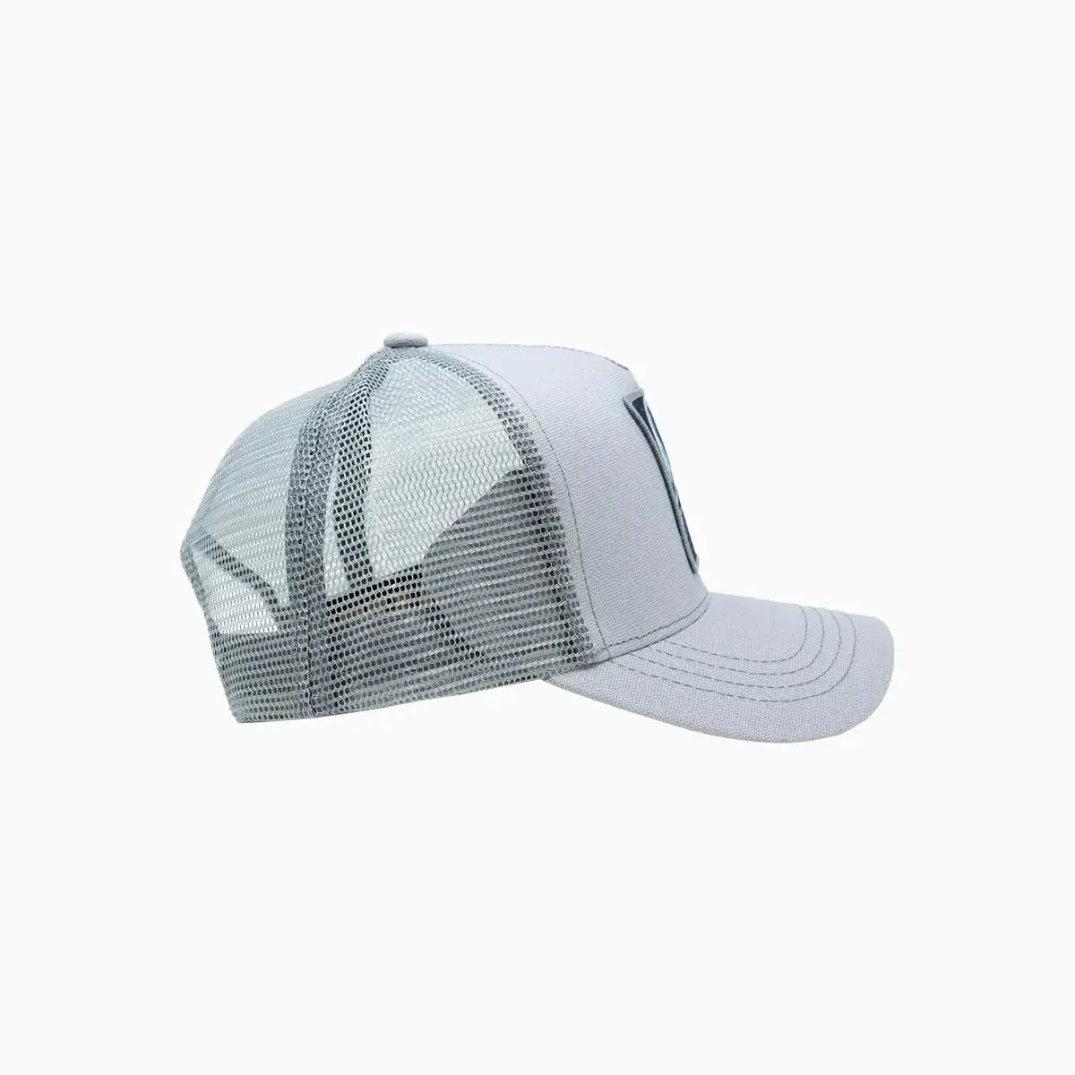 Full Moon Wolf Light Gray Trucker Hat - Stylish Adjustable Baseball Cap for Outdoor Adventures, Hiking, and Casual Wear