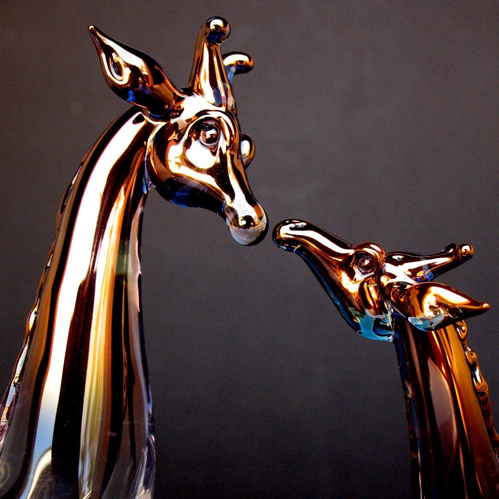 Hand Blown Glass Giraffe Mother and Baby Figurine - Elegant Home Decor, Unique Gift for Animal Lovers - Perfect for Nursery, Bookshelf or African-Themed Room Decor