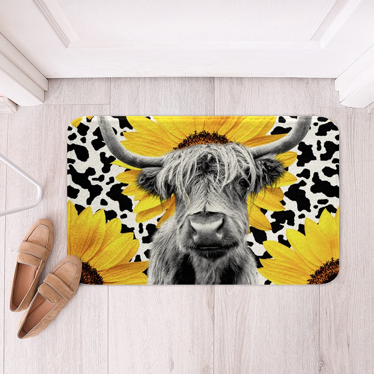Non-Slip Highland Cow Bath Rug - Soft Fleece Water Absorbent Bathroom Mat with Sunflower Design, 16