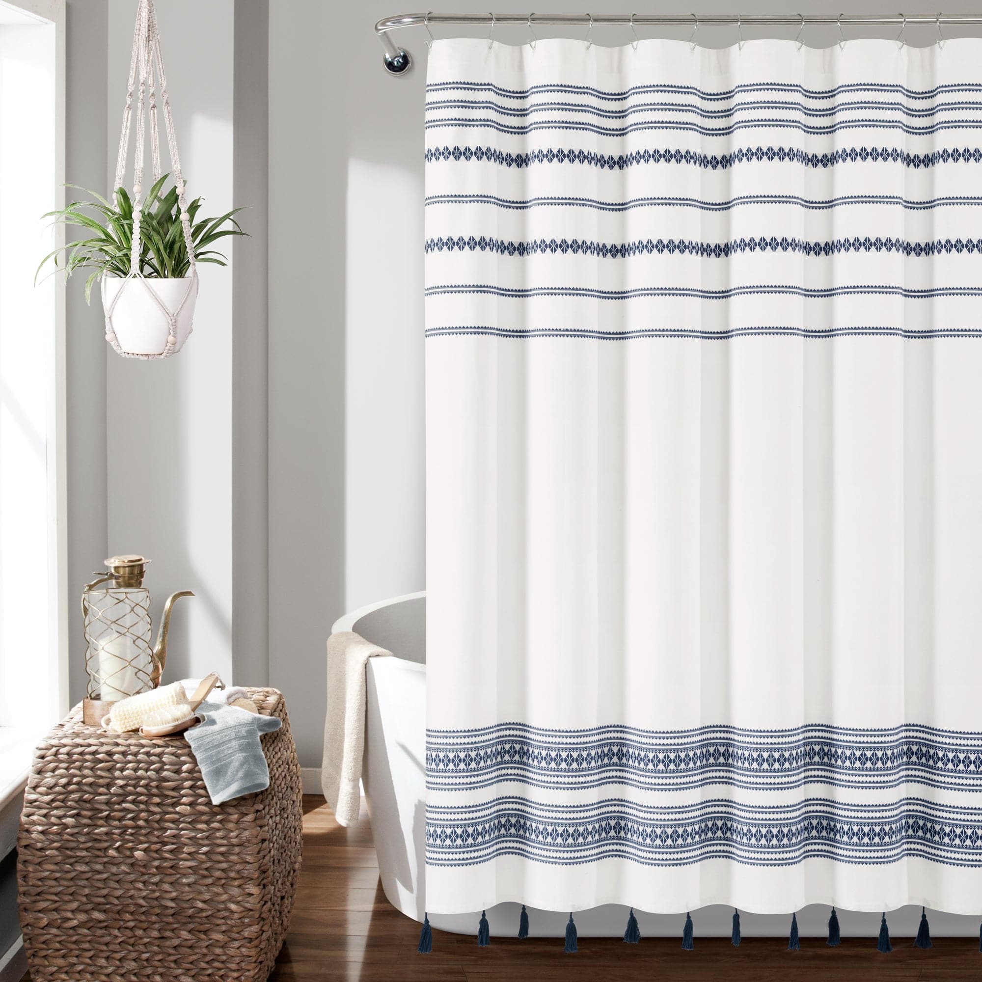Eco-Friendly Breezy Chic Tassel Jacquard Shower Curtain - 100% Recycled Cotton Bathroom Decor for Modern & Bohemian Style Homes