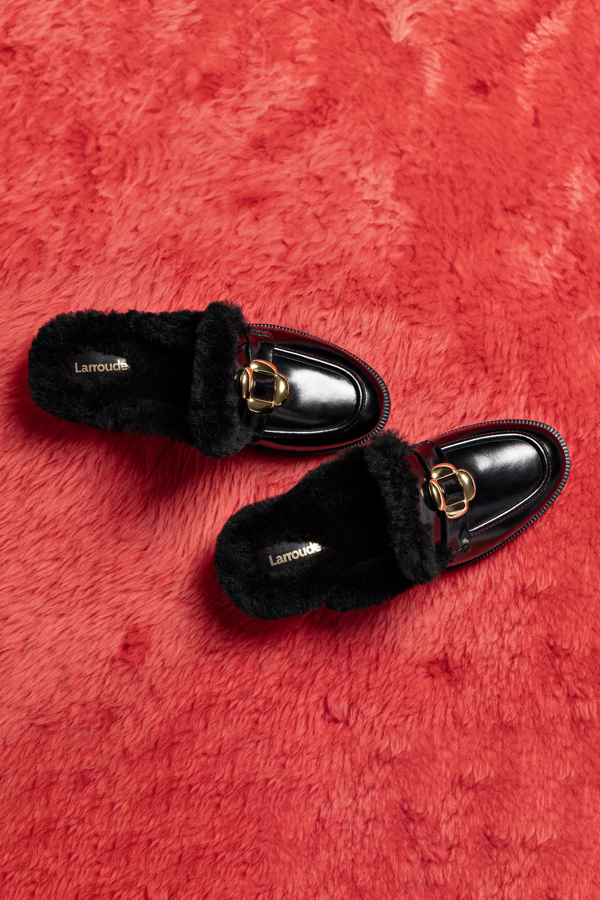 Bobbie Mule Women's Shoes - Black Leather & Shearling Winter Boots for Indoor/Outdoor Comfort & Style