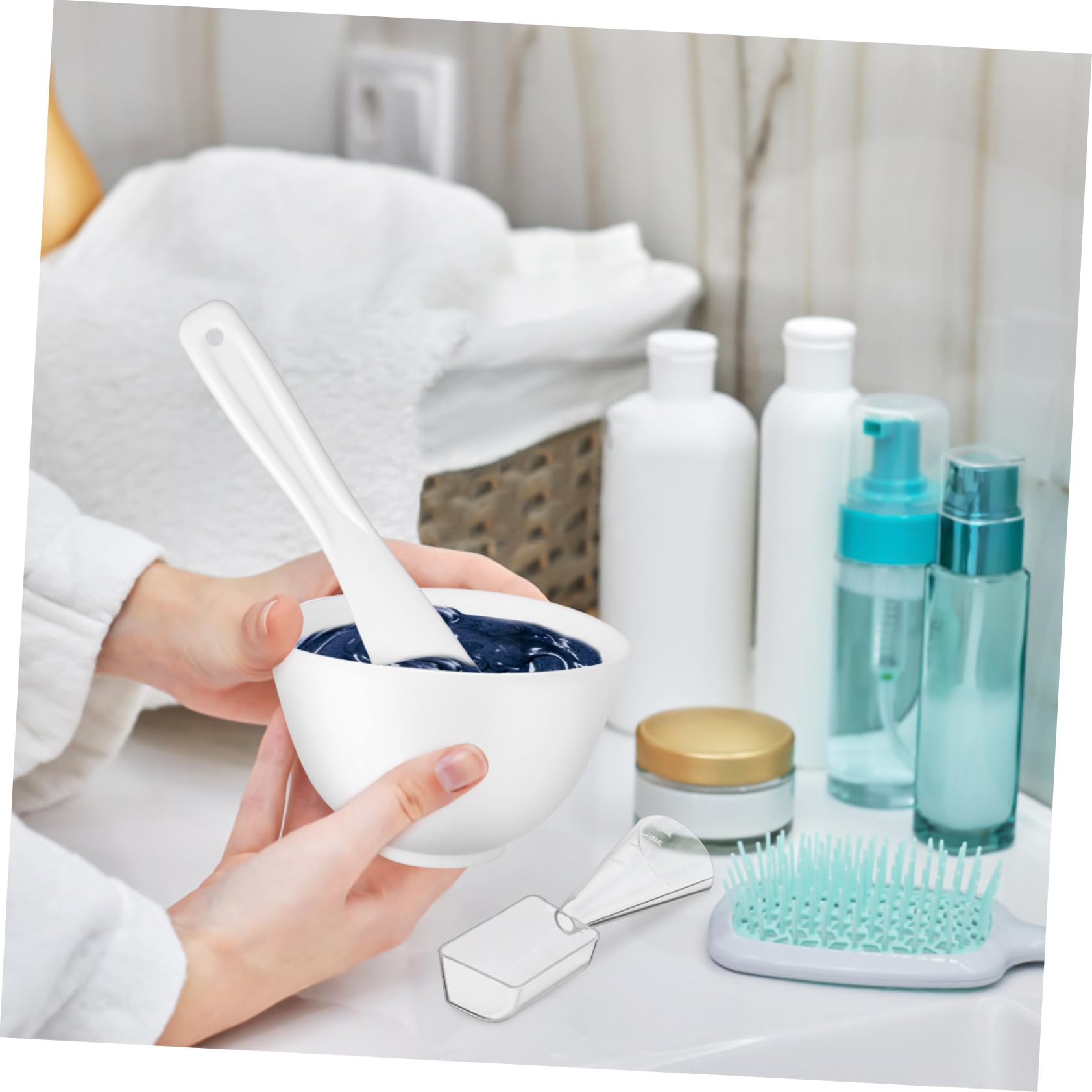 1 Set Silicone Facial Mask Mixing Bowl & Applicator - DIY Spa Skincare Tool for Mud Masks, Facials & At-Home Treatments - Perfect for Mixing Clay Masks, Creams & Skincare Products (White)