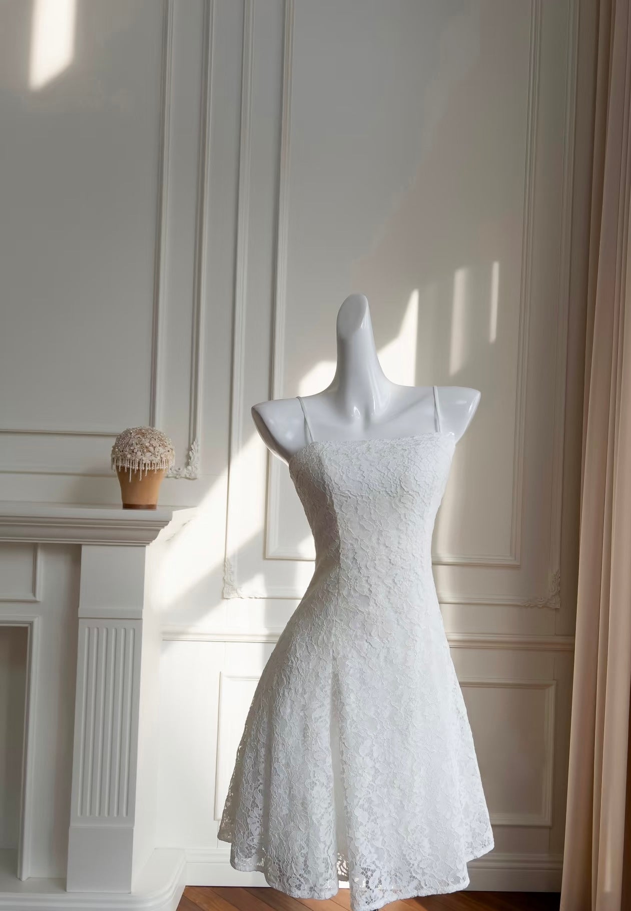 Elegant White Lace Short Prom Dress for Homecoming Party - J6329 | Perfect for Prom Night, Homecoming Dance, and Special Occasions