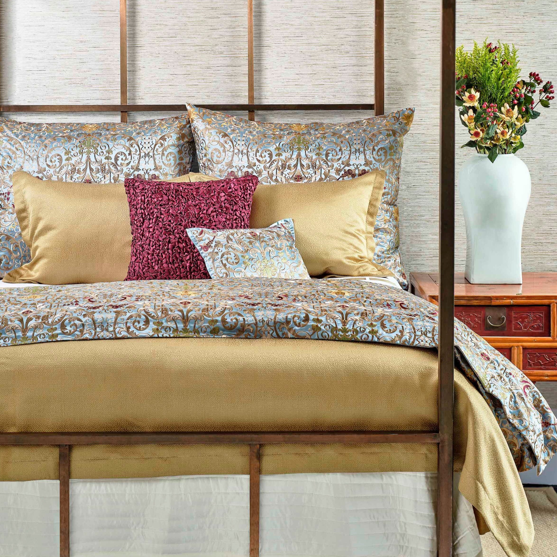Venezia Throw Blanket - Soft & Cozy Knit Throw for Couch, Bed, or Sofa - Perfect for Home Decor, Gifts, and Winter Warmth