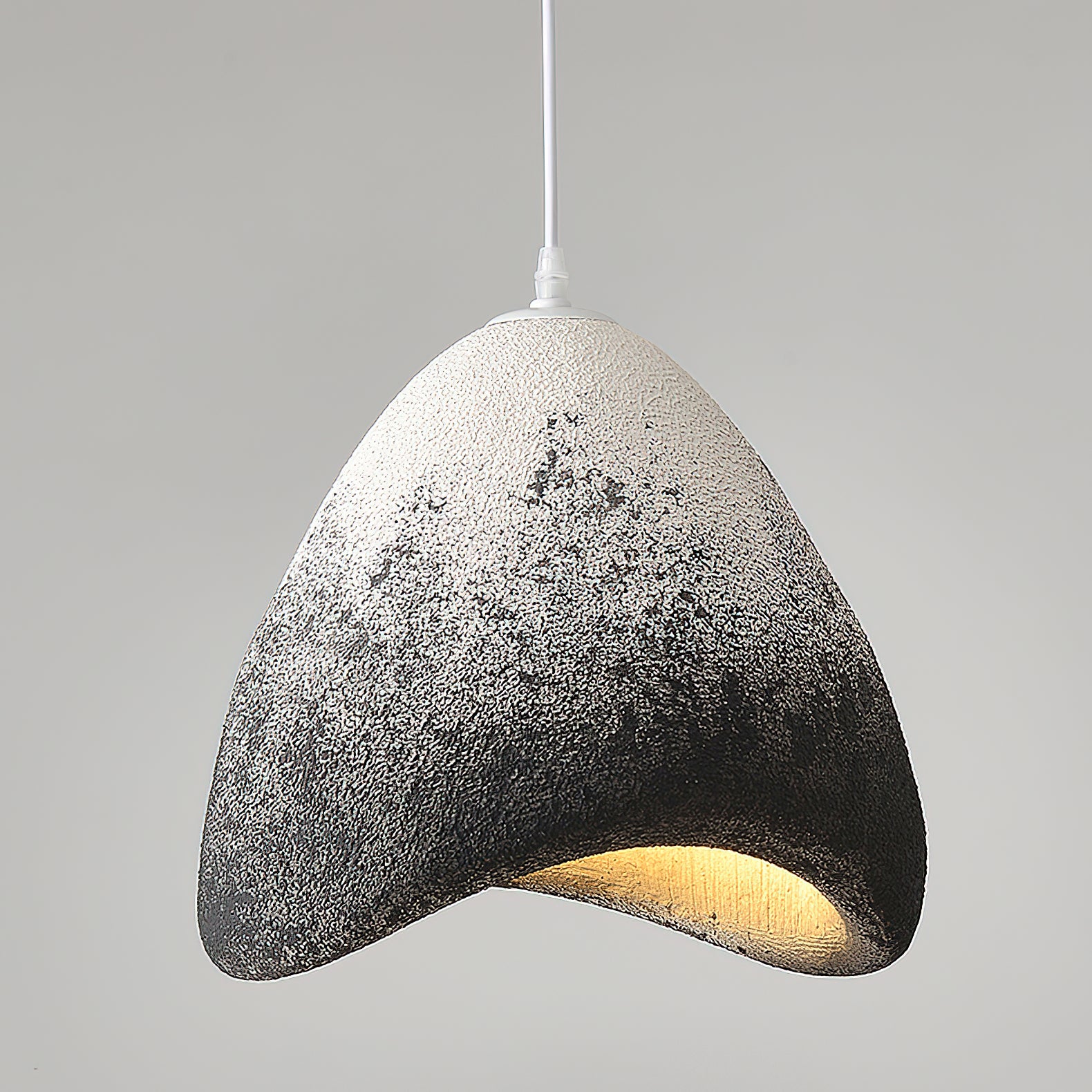 Modern Arrow Pendant Light Fixture - Sleek Industrial Ceiling Lighting for Kitchen, Dining Room & Bedroom
