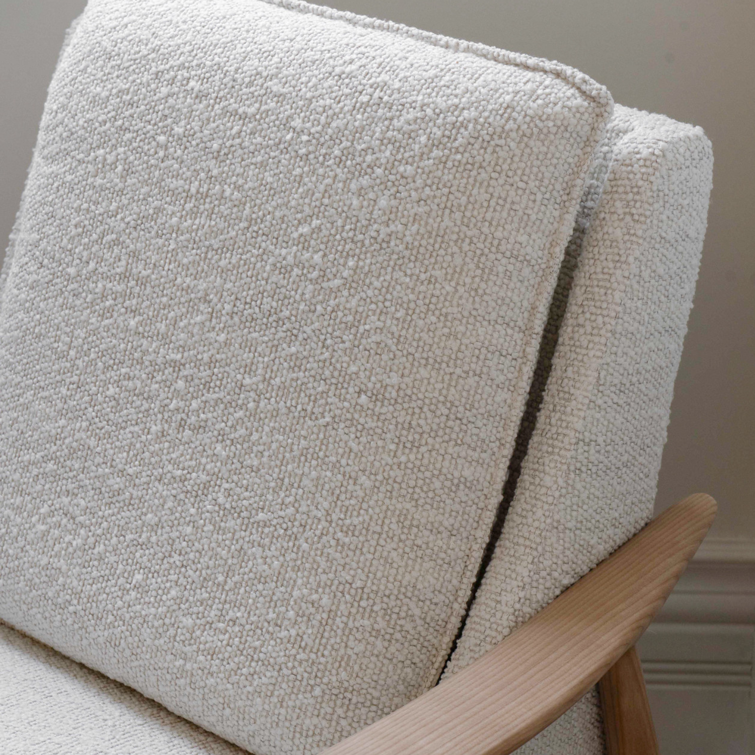 Nassau Lounge Chair - Pearl Boucle Upholstered Modern Accent Chair for Living Room, Bedroom, or Office - Comfortable Mid-Century Style Seating for Relaxing & Reading