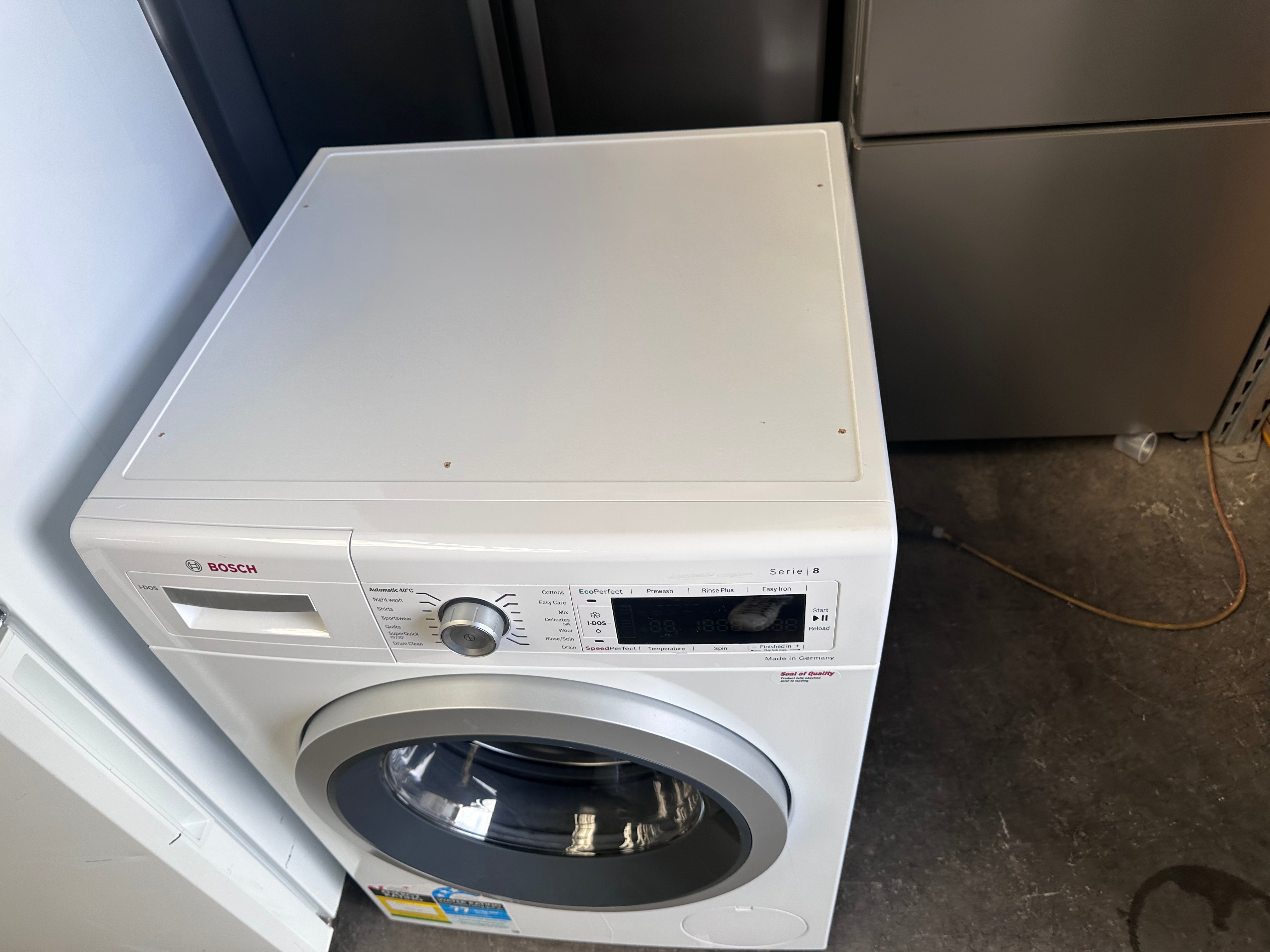 Bosch Series 8 9kg Front Load Washing Machine with i-DOS - Energy Efficient, Quiet, Made in Germany (Certified Refurbished) - Perfect for Apartments, Laundry Rooms & Small Families