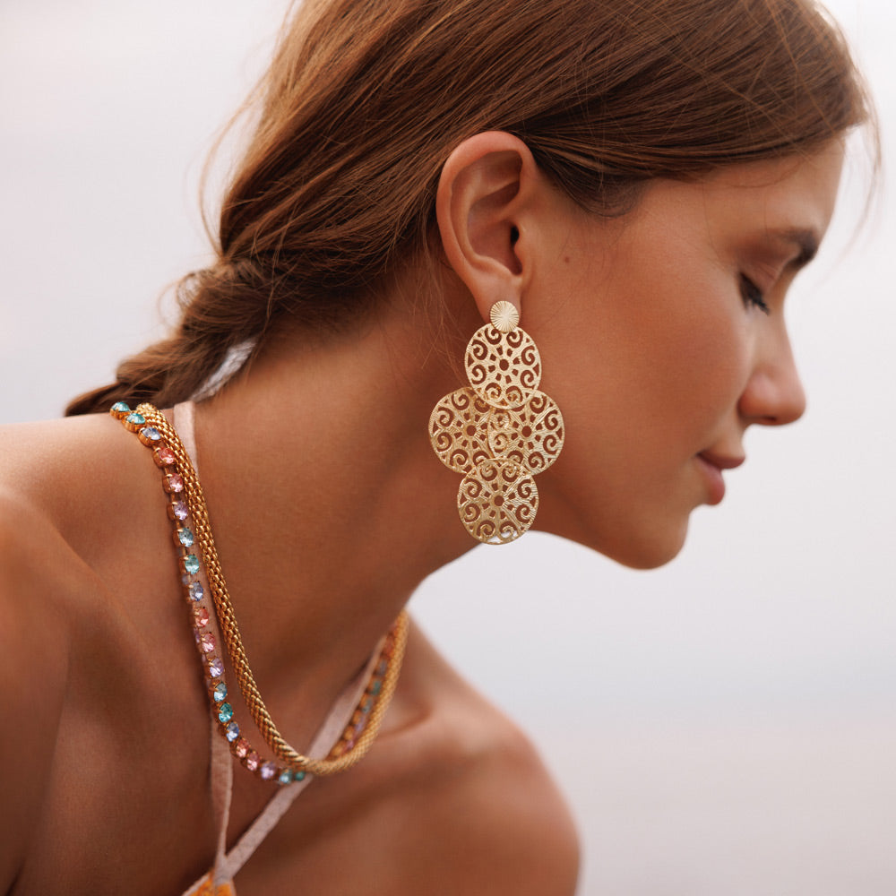 Elegant Nicola Necklace & Candy Combo Set - Perfect for Valentine's Gifts, Anniversary Presents & Romantic Date Nights
