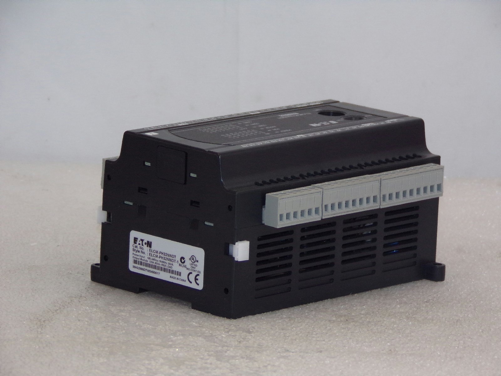 EATON ELCM-PH32NNDT Programmable Logic Controller - 32 I/O, 110VAC, 400mA at 24VDC - Industrial Automation & Control System for Manufacturing & Machinery