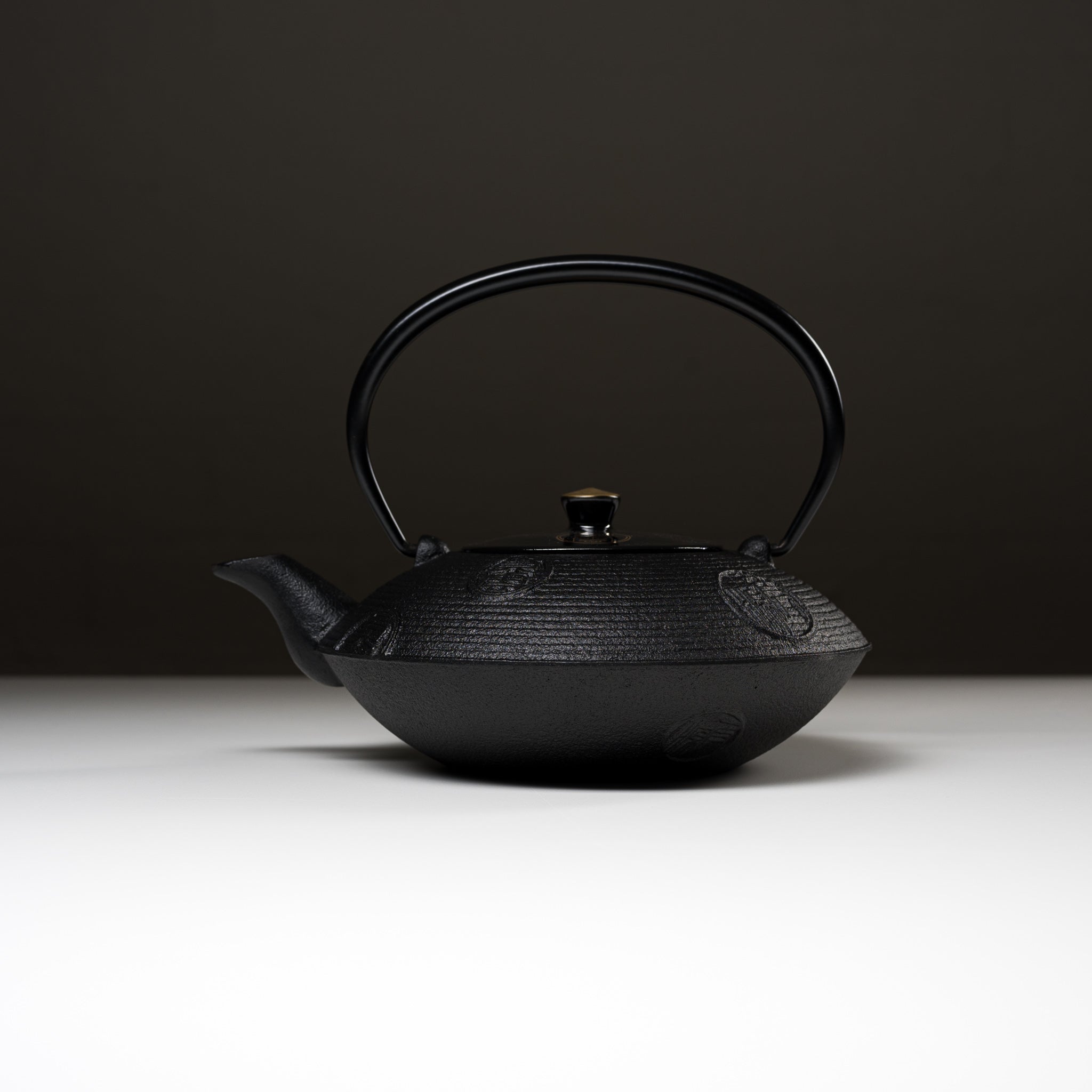 Premium Japanese Cast Iron Teapot - Authentic Kyo Kiyomizu Ware Black Kumo Design - 900ml (30oz) Capacity - Nanbu Ironware for Tea Brewing - Perfect for Home, Office & Tea Ceremonies