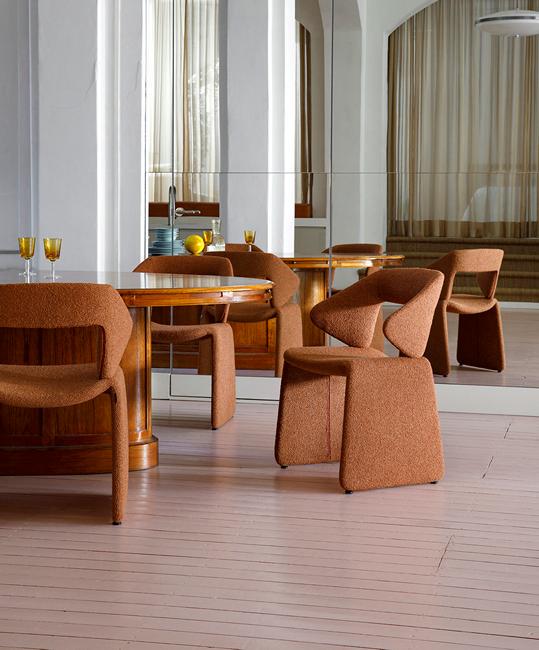 Artifort Modern Suit Chair - Stylish & Comfortable Office & Home Furniture for Living Room, Workspace & Lounge Areas