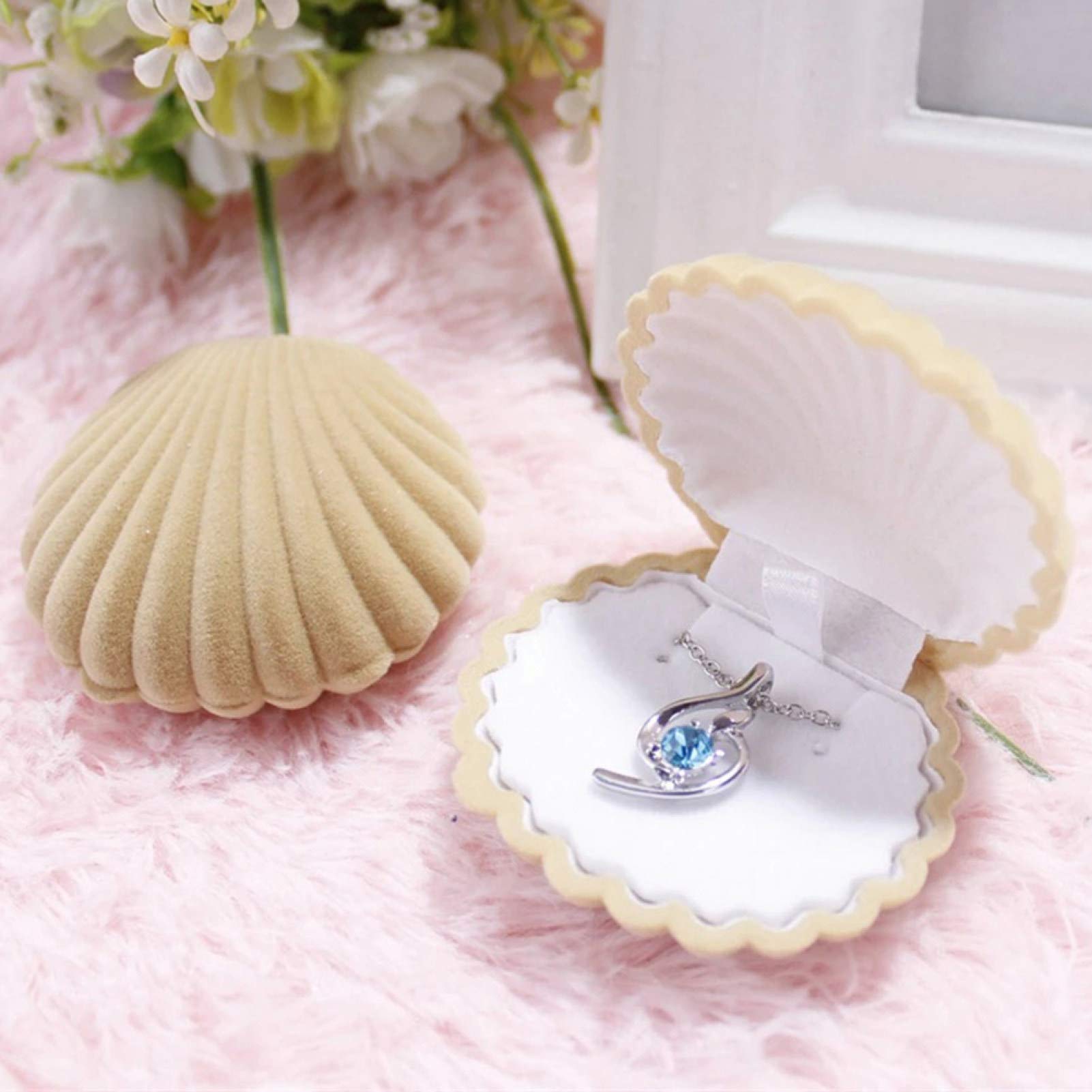 Fashionable Velvet Jewelry Storage Box for Necklaces, Earrings, Rings & Watches - Shell-Shaped Design with Lid - Perfect Gift for Birthdays, Valentine's Day (Pink, One Size) - Ideal for Travel, Home Organization & Jewelry Protection