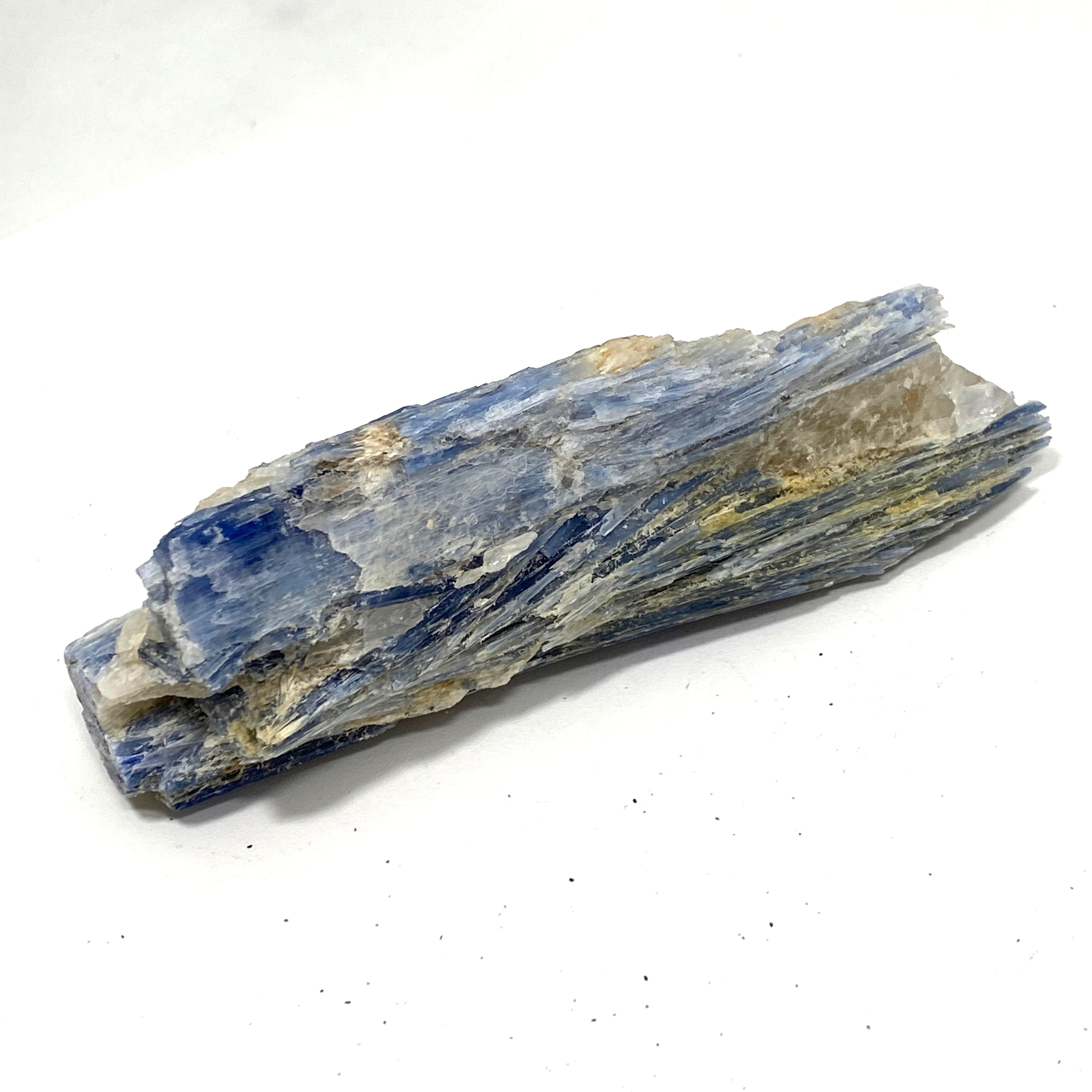Natural Blue Kyanite Crystal Stone - Healing Energy, Spiritual Growth & Chakra Balancing - Perfect for Meditation, Jewelry Making & Home Decor