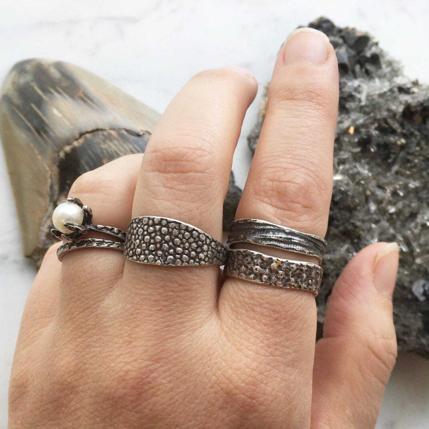 Oxidized Silver Stingray Signet Ring for Men - Unique Handmade Jewelry Gift for Him - Perfect for Weddings, Anniversaries & Everyday Wear