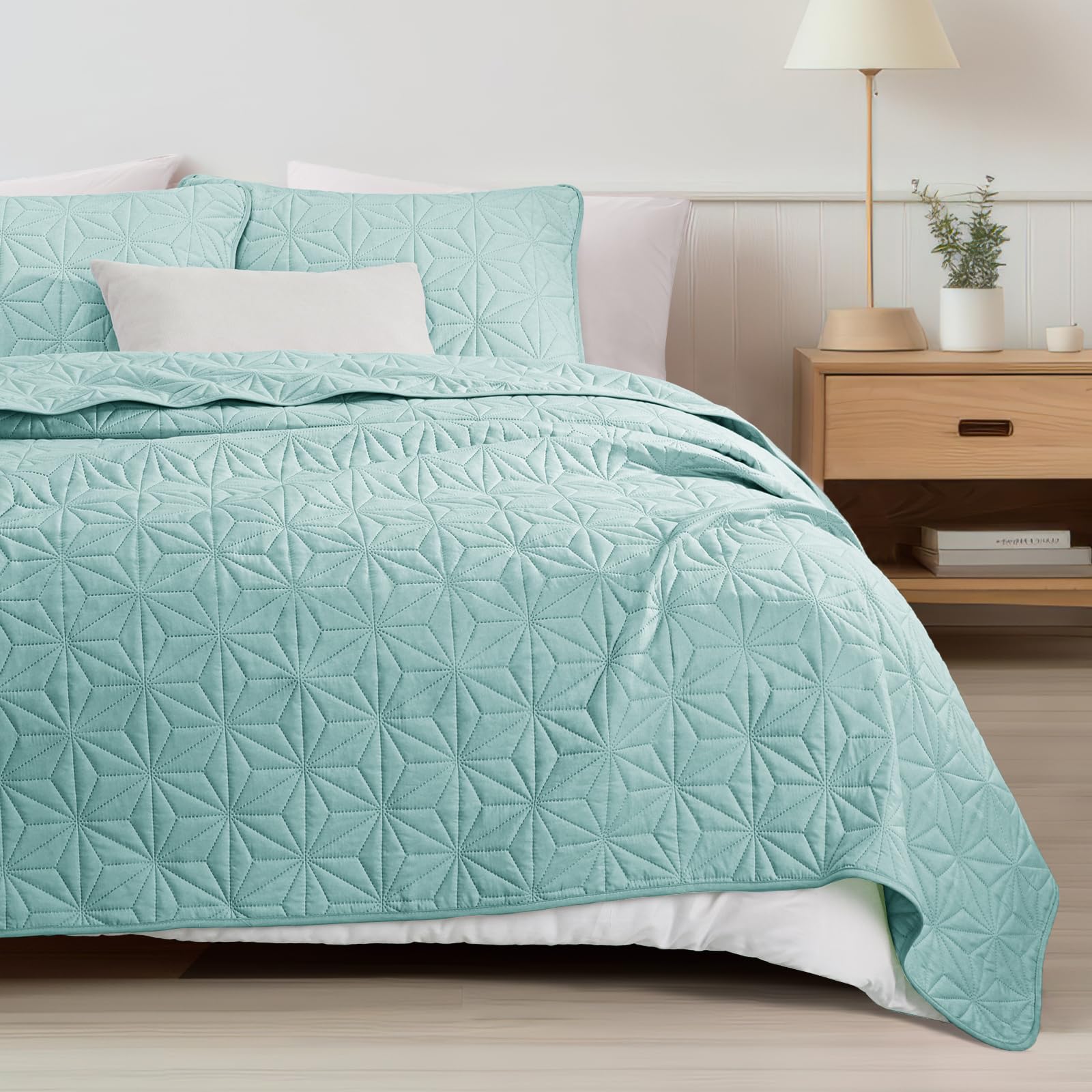 Whale Flotilla Queen Size Quilt Bedding Set - Soft Light Blue All Seasons Bedspread with Geometric Star Pattern, 3-Piece Lightweight Coverlet | Perfect for Master Bedroom, Guest Room & Cozy Home Decor