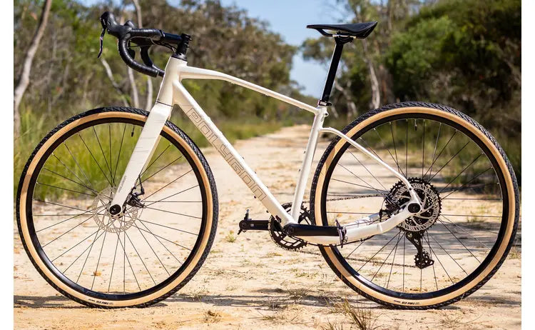 Polygon Tambora G4 Gravel Bike - Lightweight Aluminum Frame, Disc Brakes, Versatile for Road & Off-Road Cycling - Perfect for Adventure Rides, Commuting & Fitness Training