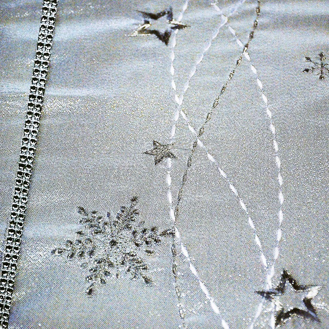 Simhomsen Embroidered Beaded Lined Silver Christmas Snowflakes Table Runner for Holiday Decor - 14 x 70 Inches - Perfect for Dining Tables, Dressers, Buffets & Holiday Home Decoration