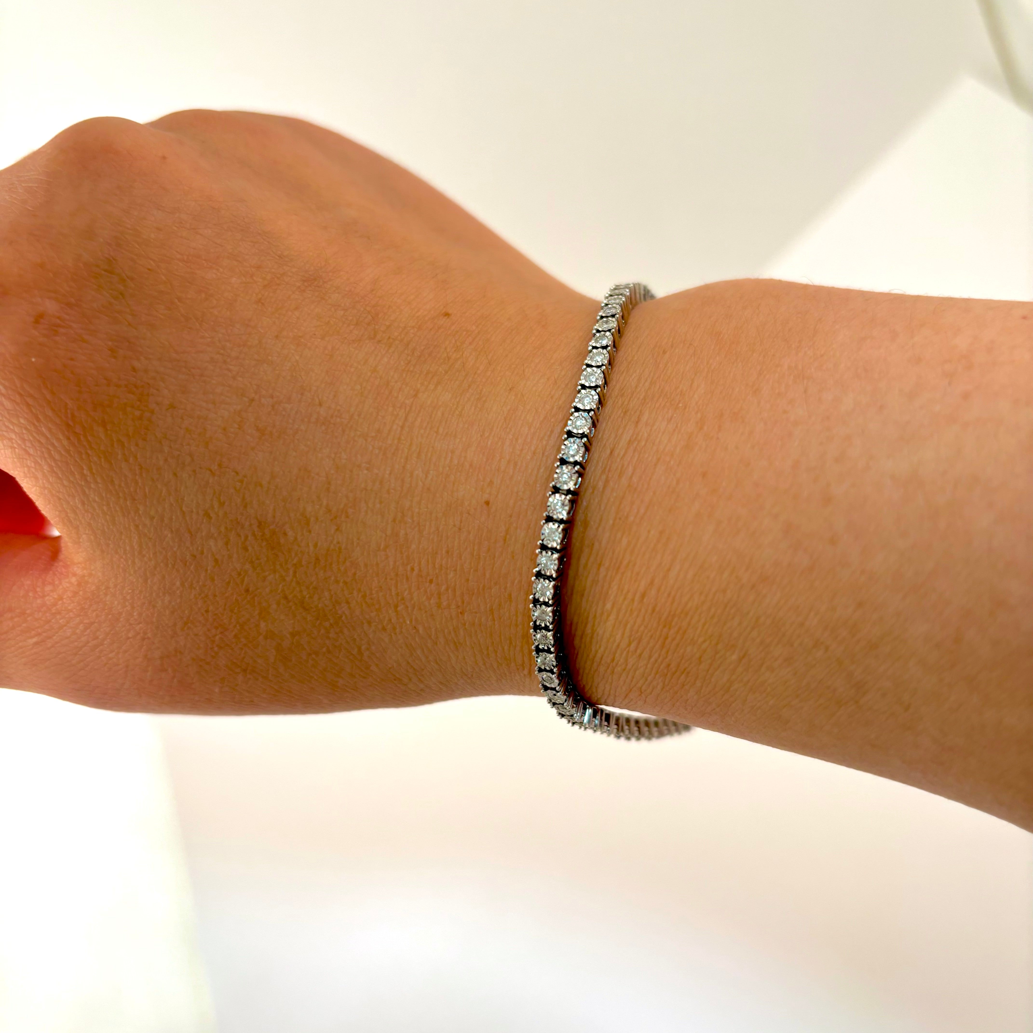 10K White Gold Diamond Tennis Bracelet for Women | 1.00 Carat Total Weight (ctw) | 7.5 Inches | Elegant Jewelry Gift for Anniversary, Birthday & Special Occasions
