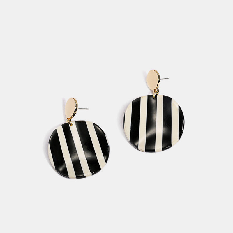 Stylish Striped Round Earrings for Women - Trendy Fashion Accessories for Parties, Work & Everyday Wear
