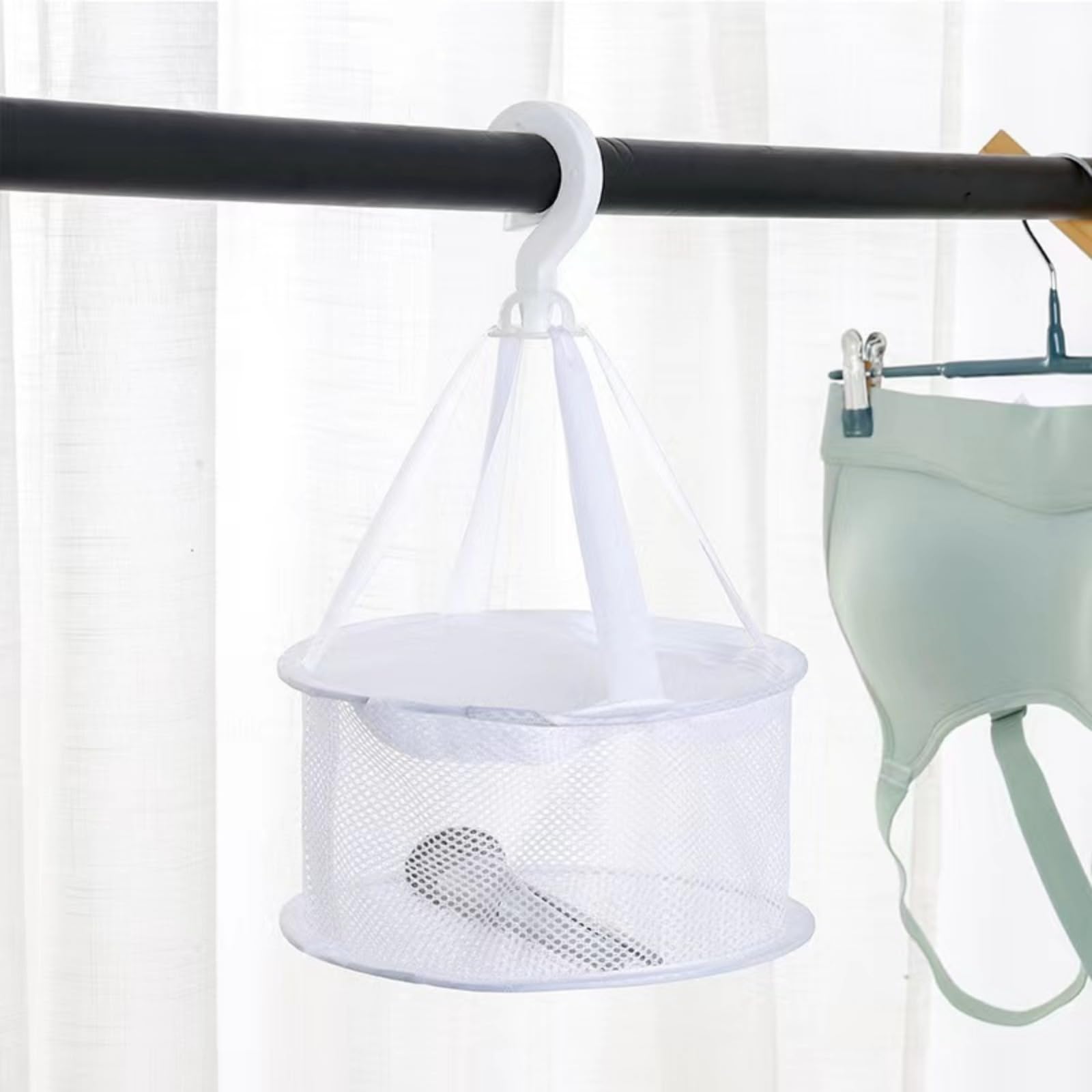 **Mini Mesh Shower Dry Basket with Lid - Hanging Bathroom Organizer for Makeup Brushes, Beauty Sponges & Laundry - Windproof Drying Net for Blenders, Sponges & Accessories - Perfect for Small Bathrooms & Travel**