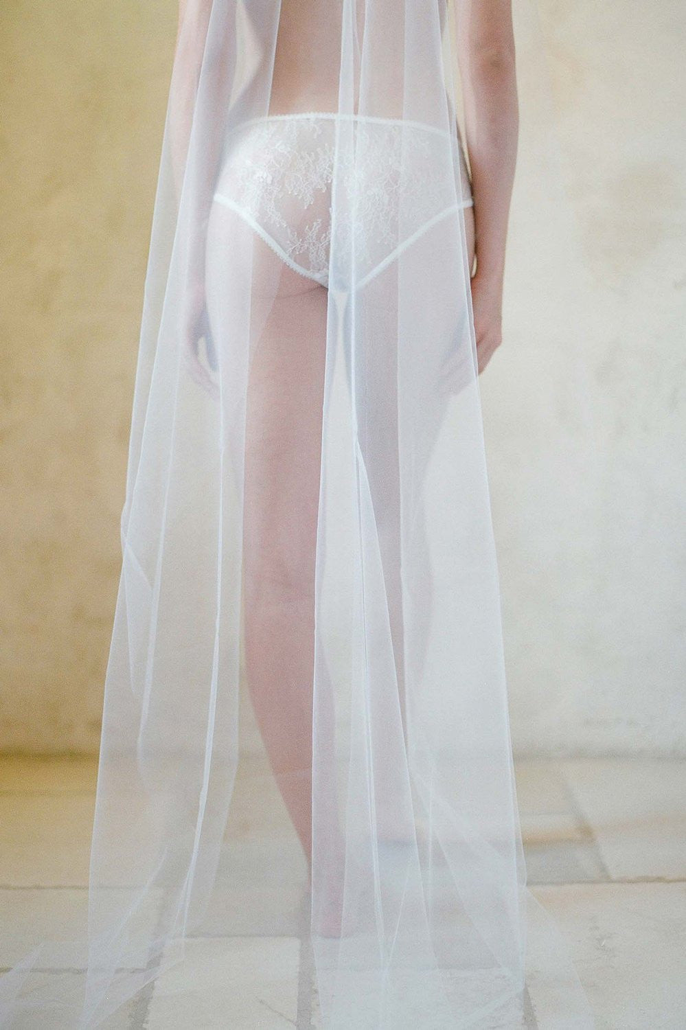 Breeze Single Layer Wedding Veil - Elegant Bridal Accessory for Church Ceremony & Outdoor Weddings