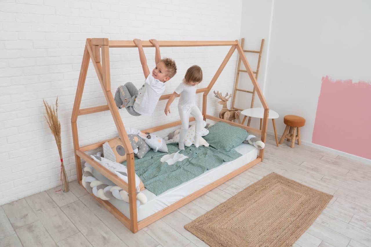 Busywood Toddler Floor Bed - Solid Wood House Frame for Kids Bedroom & Playhouse - Model 1 with Slats - Perfect for Montessori Bedrooms & Playtime