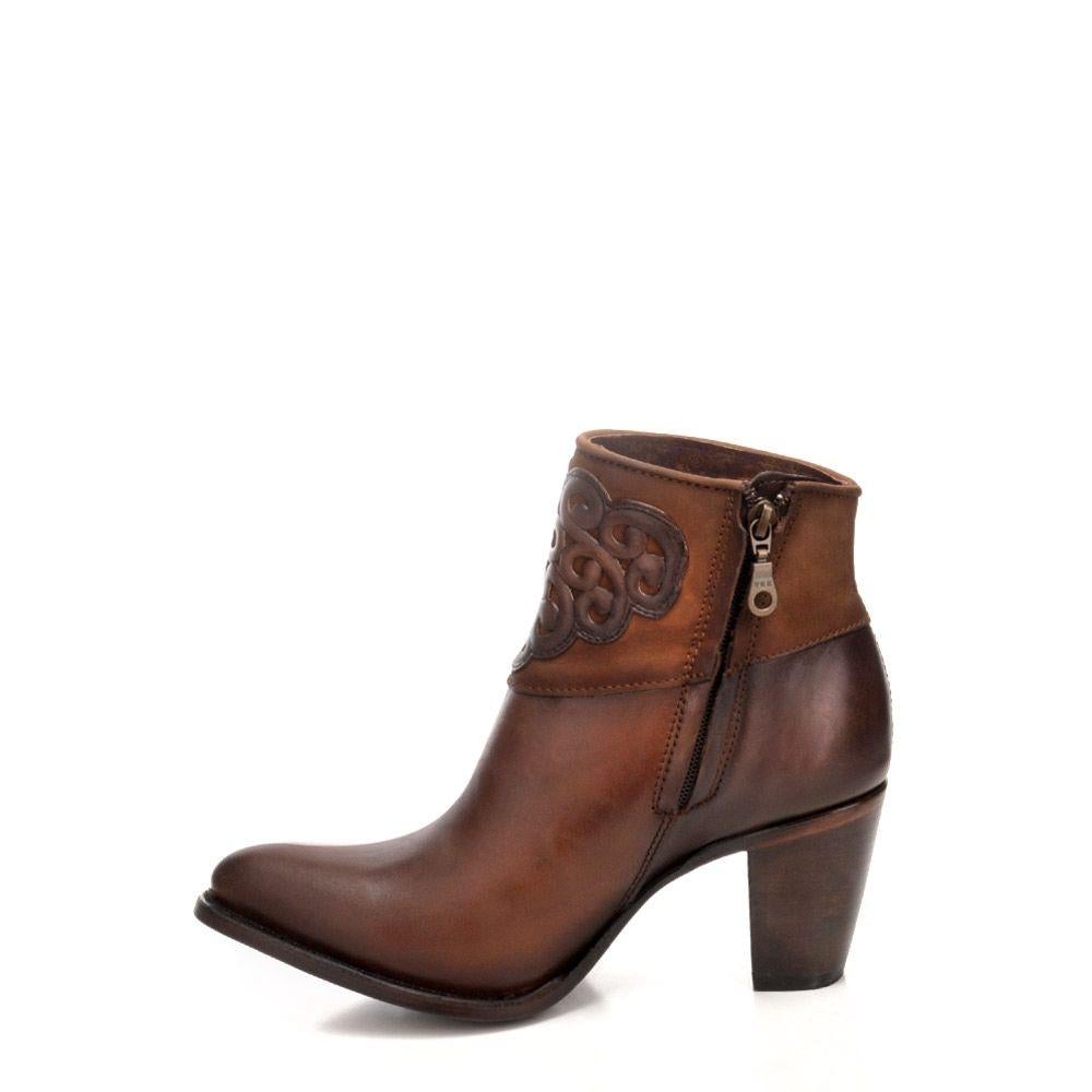 Fashion Women's Cuadra Honey Cowboy Leather Ankle Boots - Stylish Western Booties for Casual Wear, Country Outfits & Date Nights