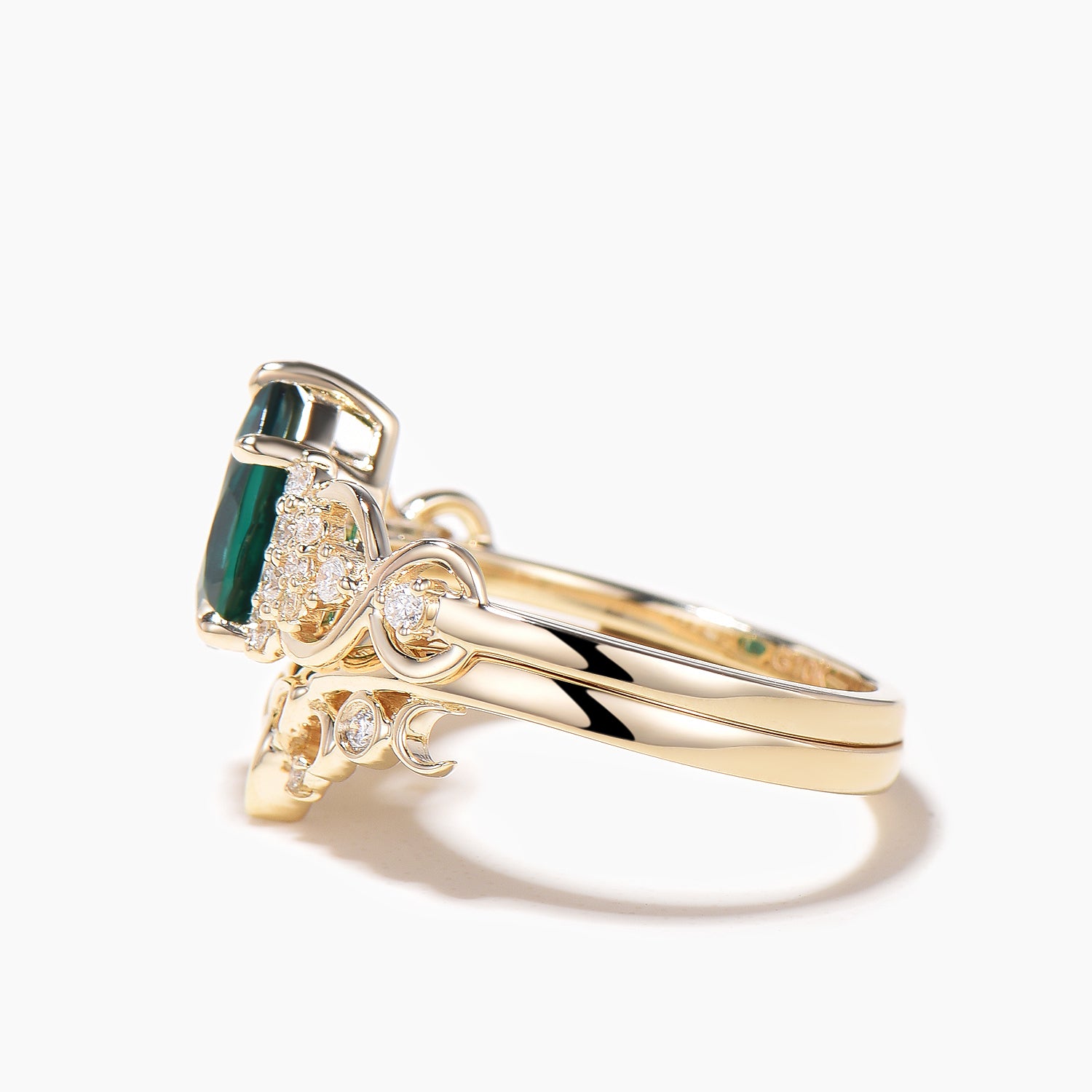 Emerald and Diamond Infinity Engagement Ring - Vintage Art Deco Celtic Wedding Band for Women | Perfect for Proposals, Anniversaries, and Special Occasions