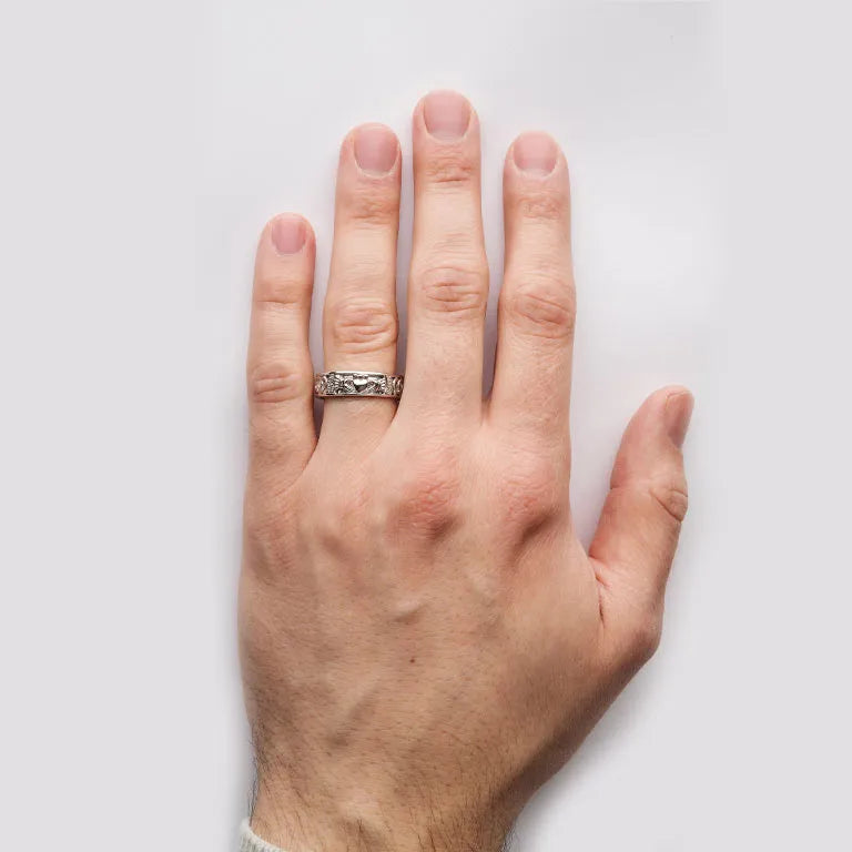 Men's Sterling Silver Claddagh Ring - Irish Friendship & Love Symbol - Perfect for Weddings, Anniversaries & Gifts