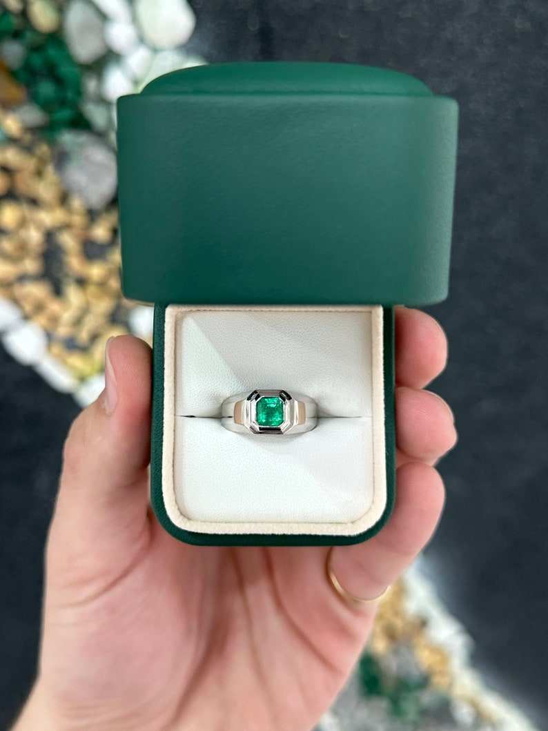 0.90ct SS Vivid Medium Green Emerald Pinky Men's Ring - Elegant Statement Jewelry for Weddings, Parties & Gifts