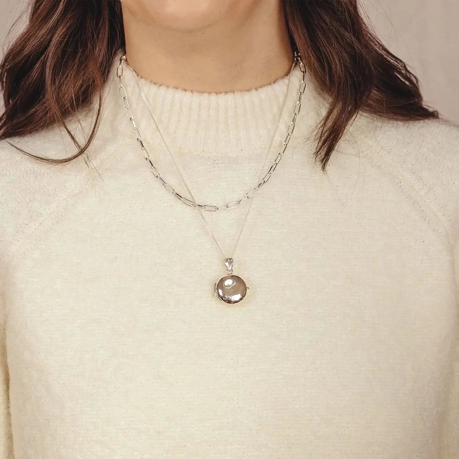 Memorial Photo Locket for Ashes - Silver Round Keepsake Pendant for Cremation Jewelry - Perfect for Honoring Loved Ones at Weddings, Funerals & Special Occasions