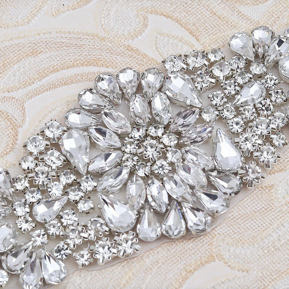 Lilian Silver Crystal Bridal Belt - Elegant Wedding Sash for Bride, Bridesmaids & Prom - Perfect for Weddings, Formal Events & Special Occasions