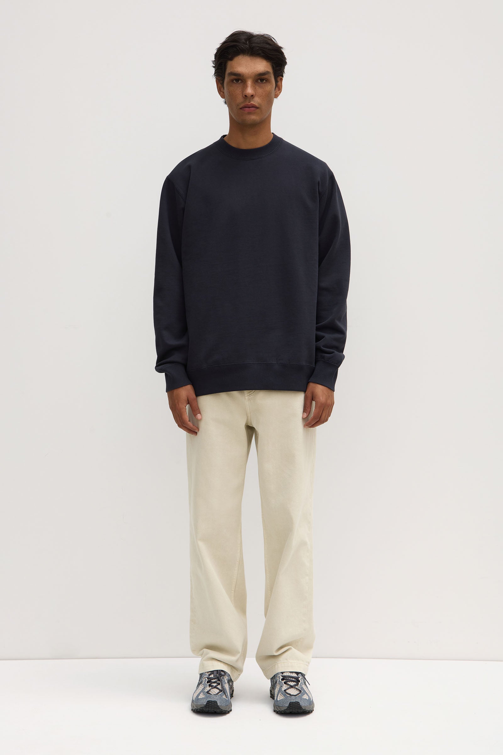 Men's Fleece Crew Neck Weekender Sweatshirt - Comfortable & Warm Casual Wear for Travel, Lounging & Outdoor Activities