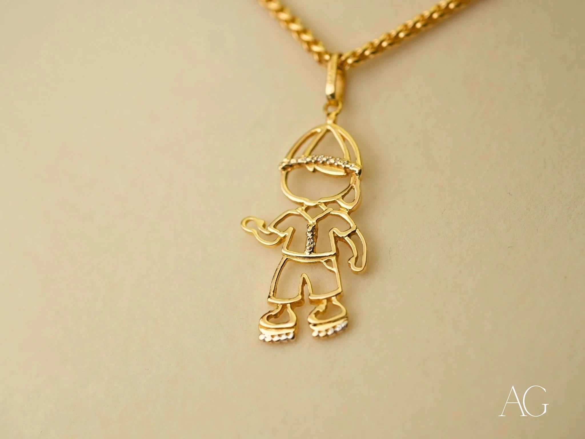 Golden Cherish: Elegant Baby Boy & Girl Pendant Necklace - Perfect Christening Gift, Birthday Present & Keepsake Jewelry for Newborns
