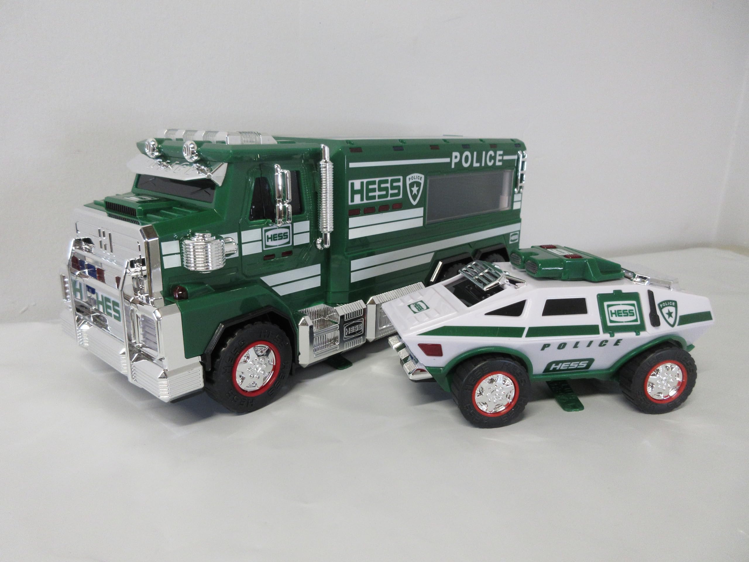 **2023 Hess Police Toy Truck & Cruiser – Die-Cast Metal Collectible for Kids & Adults – Perfect for Playtime, Gifts & Holiday Decorations**