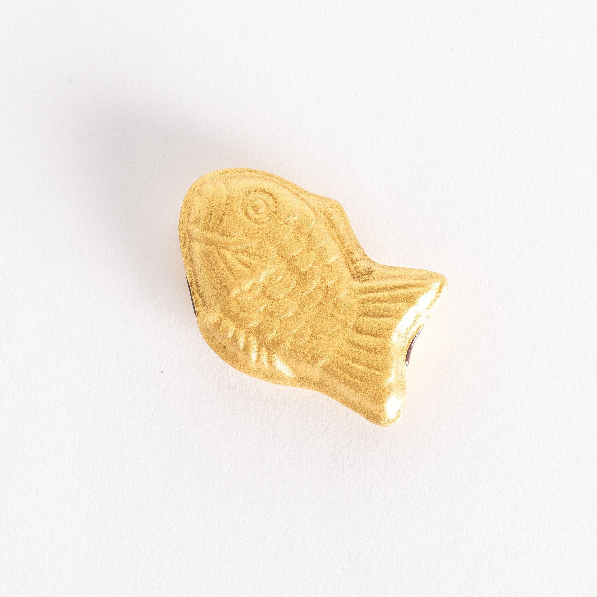 Golden Taiyaki Chopstick Rest - Japanese Fish-Shaped Ceramic Chopstick Holder for Asian Dining, Sushi & Ramen - Perfect for Home, Restaurant & Gift Use