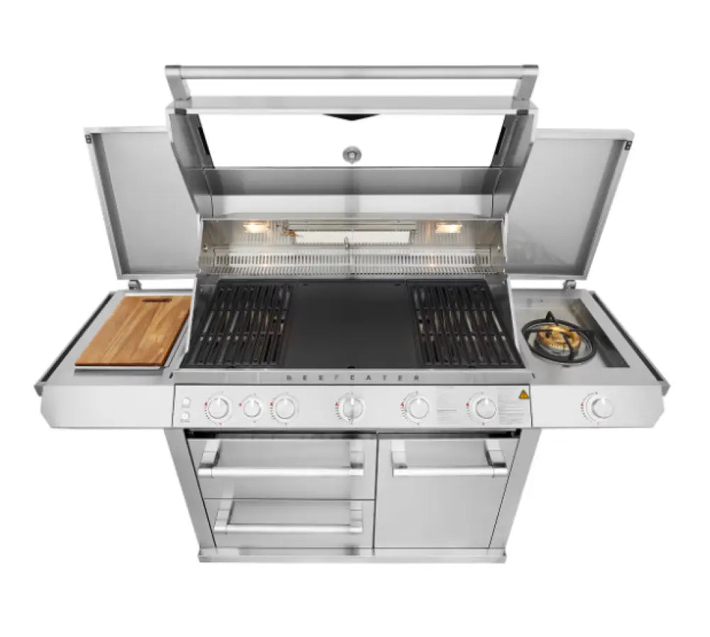 BeefEater BMF7655SA 7000 Premium 5 Burner Gas Grill with Side Burner - Outdoor BBQ Grill for Backyard, Patio, and Camping Cooking