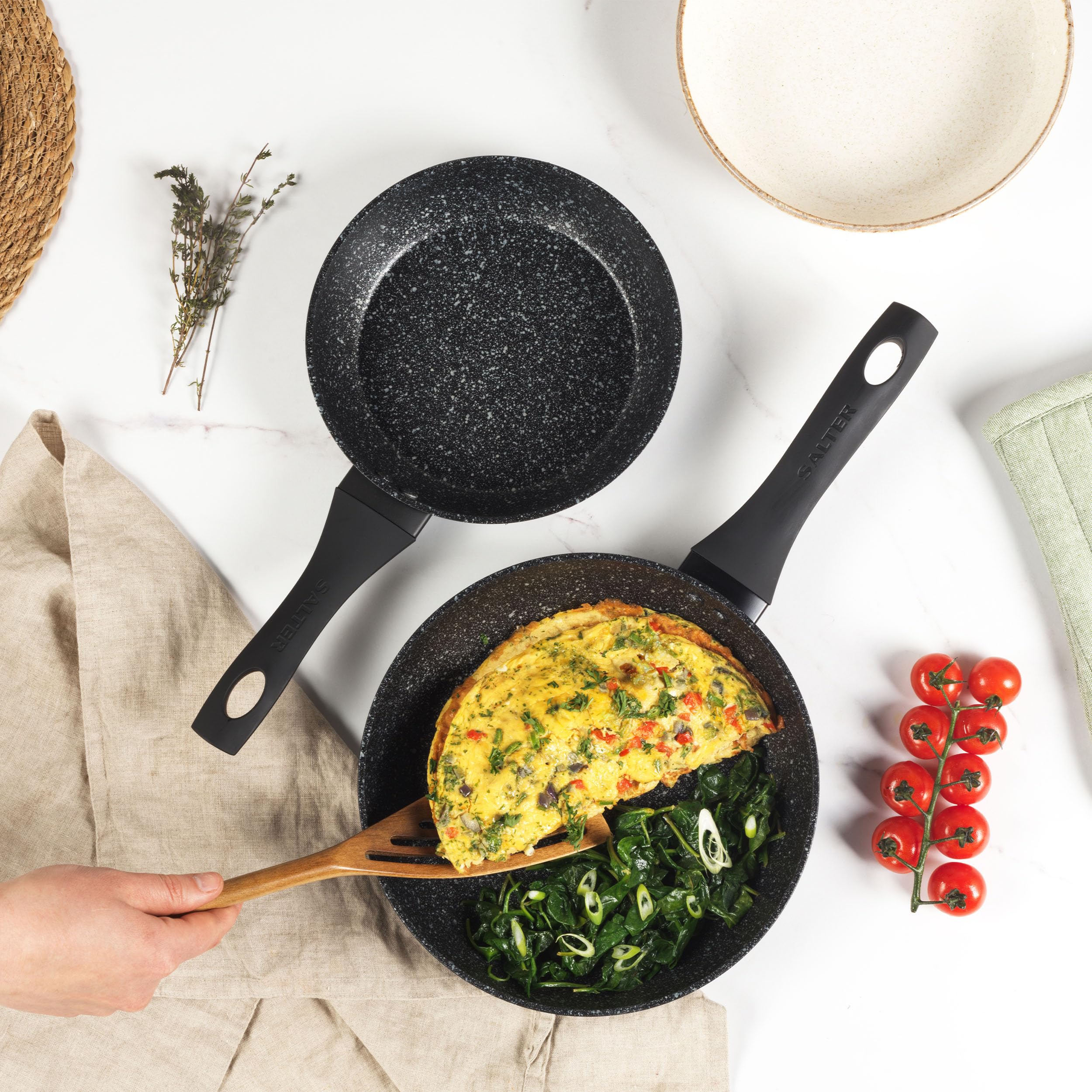 **Salter BW05746 Megastone 24 cm Non-Stick Frying Pan – PFOA-Free Forged Aluminum, 10x Durable Coating, Soft Touch Handle, Induction & Metal Utensil Safe – Perfect for Eggs, Pancakes & Stir-Fry**