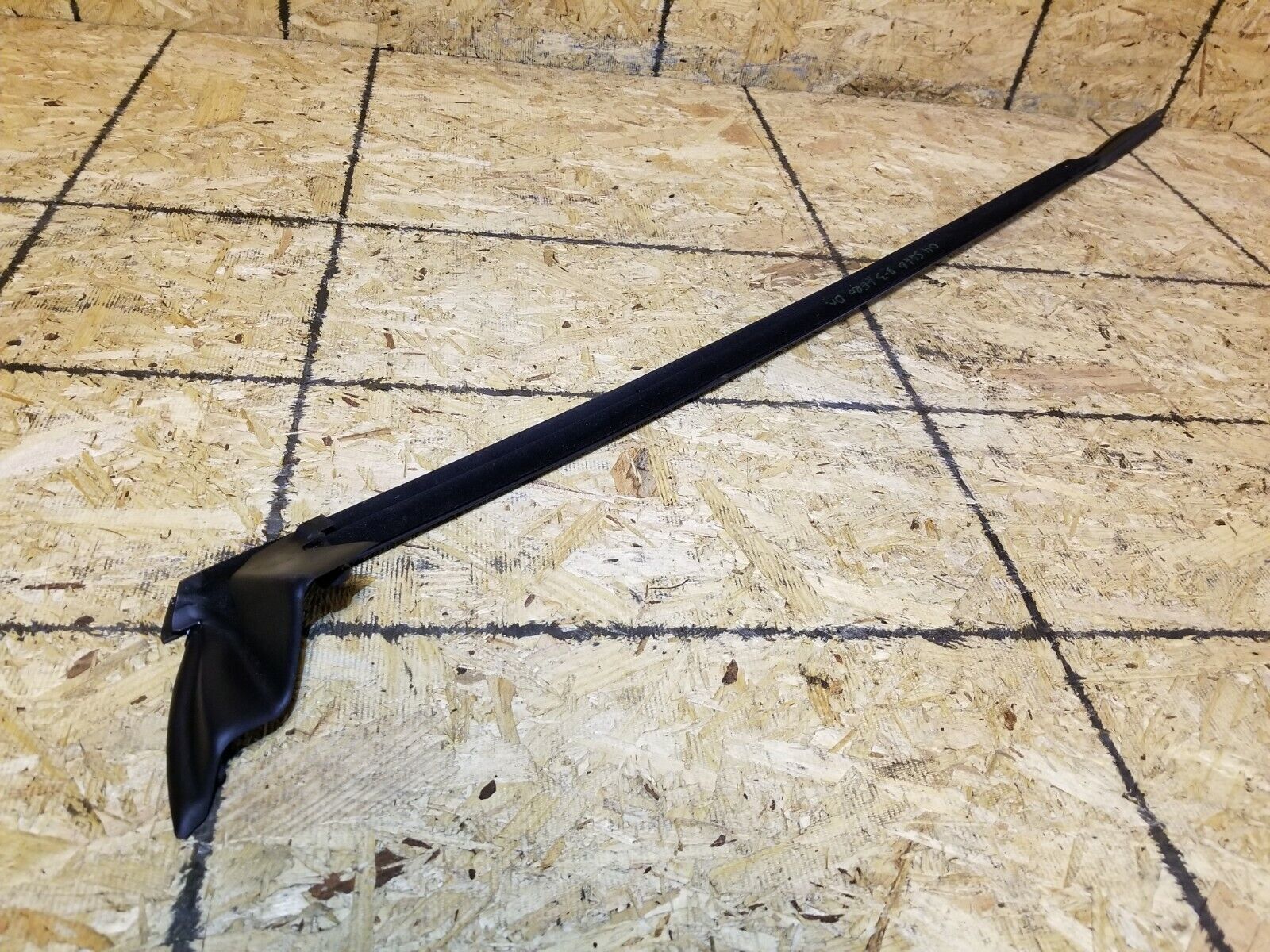 04-07 Saab 9-3 Convertible Left Driver Side Door Glass Seal Trim Molding OEM Replacement Part - Perfect for Window Leak Repair & Weatherproofing
