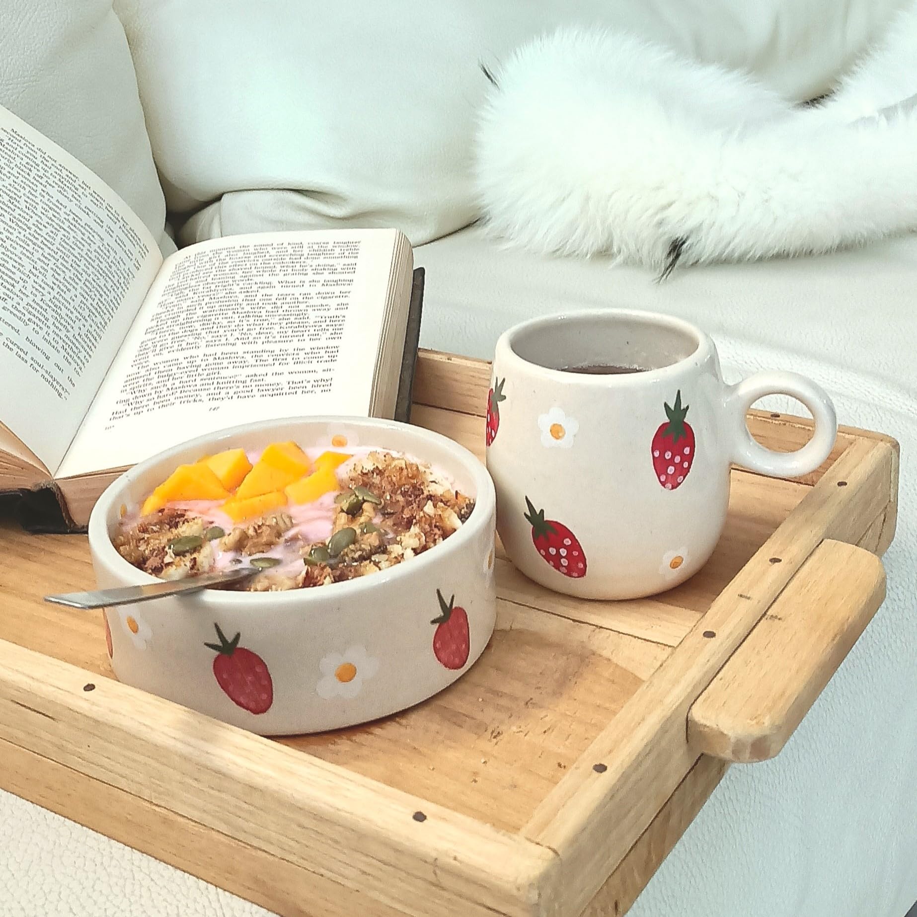 Handmade Strawberry Ceramic Mug - Microwave & Dishwasher Safe 250ml Coffee Tea Cup - Perfect Gift for Best Friend, Office, Home & Cafe Use