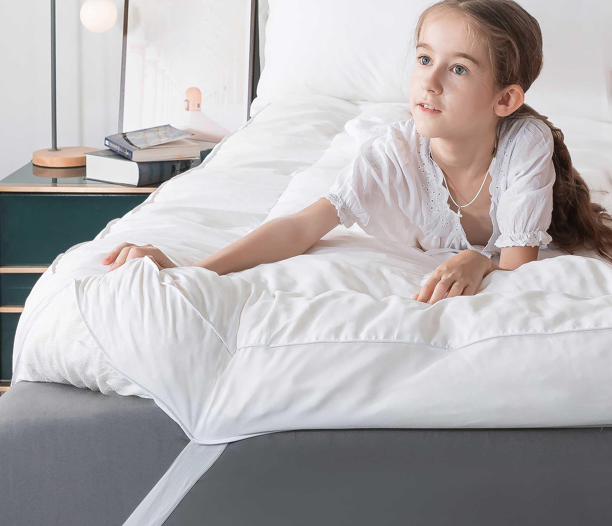 5 Inch Memory Foam Mattress Topper Queen Size - Breathable 100% Cotton Cover with Fluffy Shredded Memory Foam, Anti-Slip Bottom & 4 Anchor Elastic Bands (80x60x5 Inch) - Perfect for Back Pain Relief, Guest Beds & Enhancing Sleep Comfort