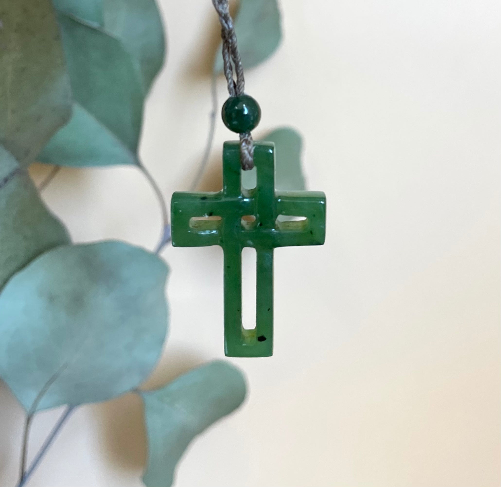 Stylish Silver Cross Pendant Necklace for Women - Elegant Religious Jewelry Gift for Baptism, Confirmation & Everyday Wear
