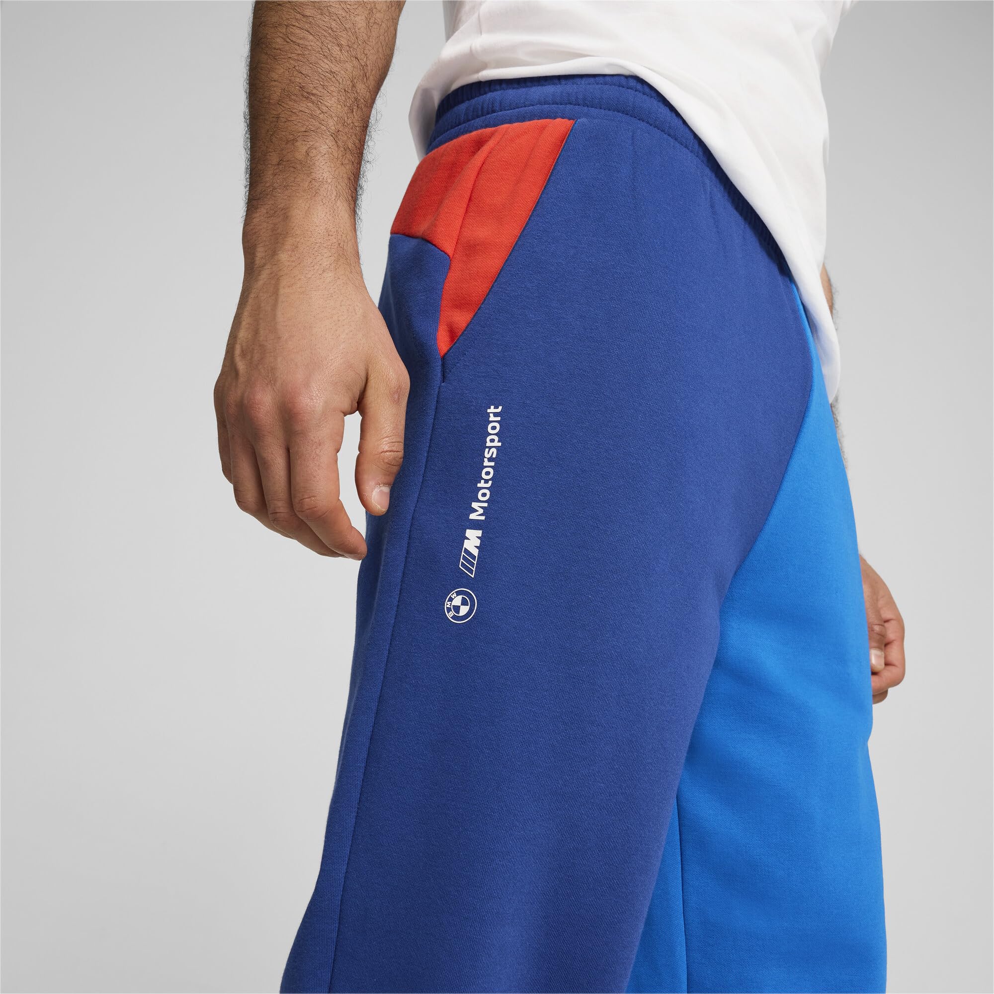 PUMA Men's BMW M Motorsport Essentials Fleece Sweatpants - Comfortable Athletic Joggers for Running, Gym & Casual Wear - Winter Warm Track Pants with Stretch Fit