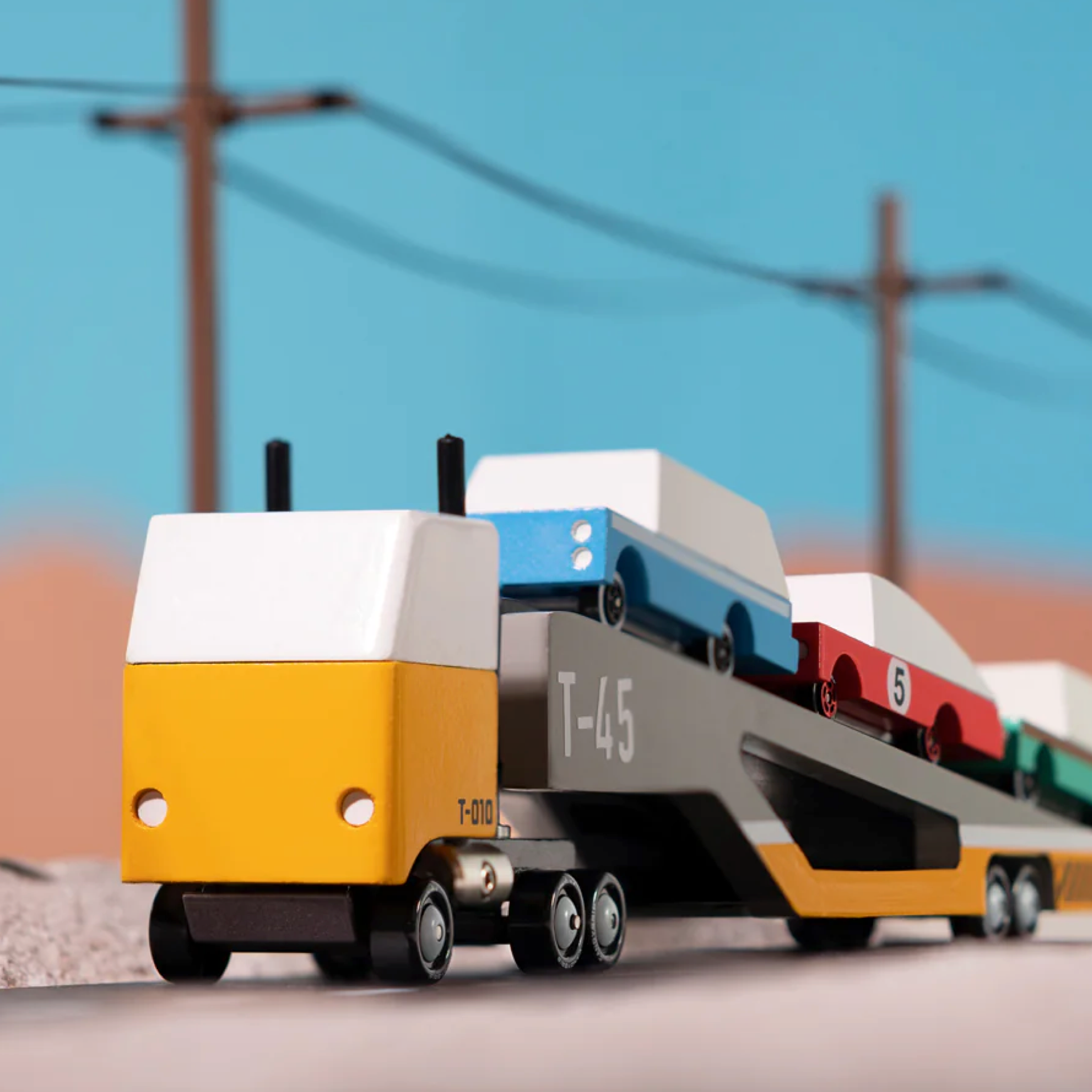 Magnetic Car Transporter for Kids - Strong Magnetic Toy Vehicle Carrier with 360° Rotation - Perfect for Playroom, Travel & Pretend Play Scenarios