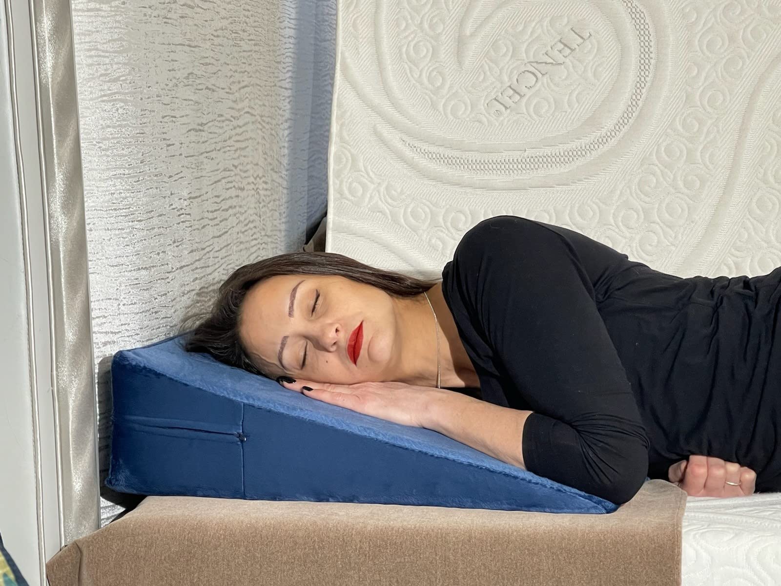 Foam Bed Wedge Pillow with Gel Memory Back Support - 38