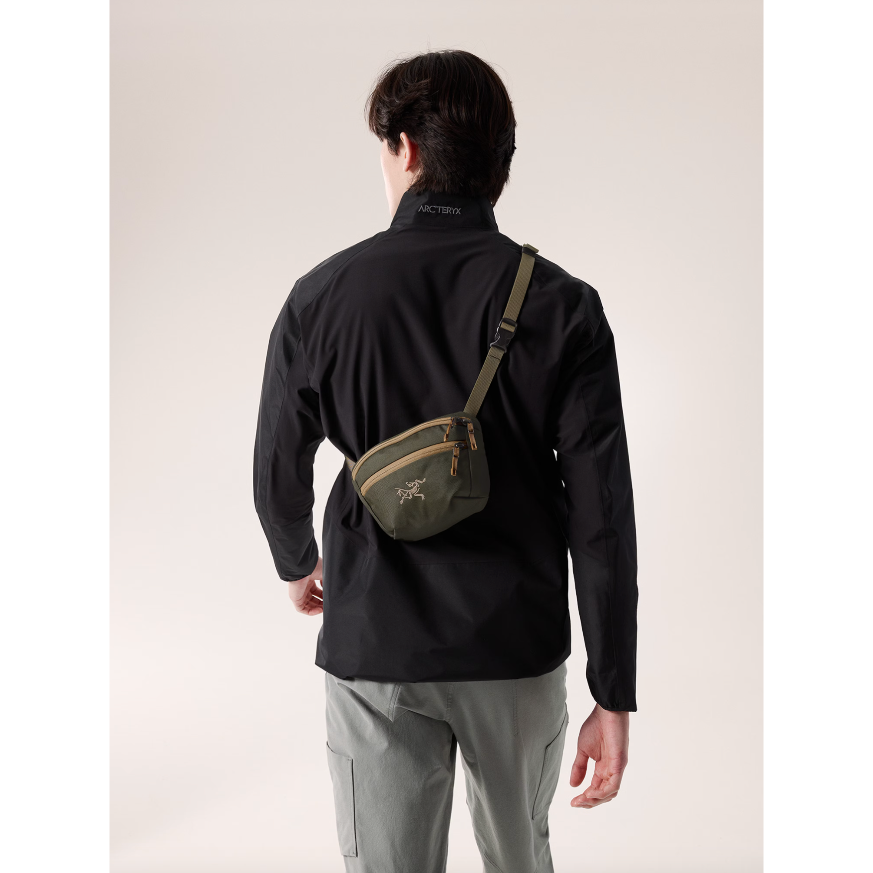 Arc'teryx Mantis 1 Waist Pack - Lightweight & Durable Fanny Pack for Hiking, Travel & Everyday Use | Water-Resistant & Adjustable Belt | Perfect for Outdoor Adventures & Commuting