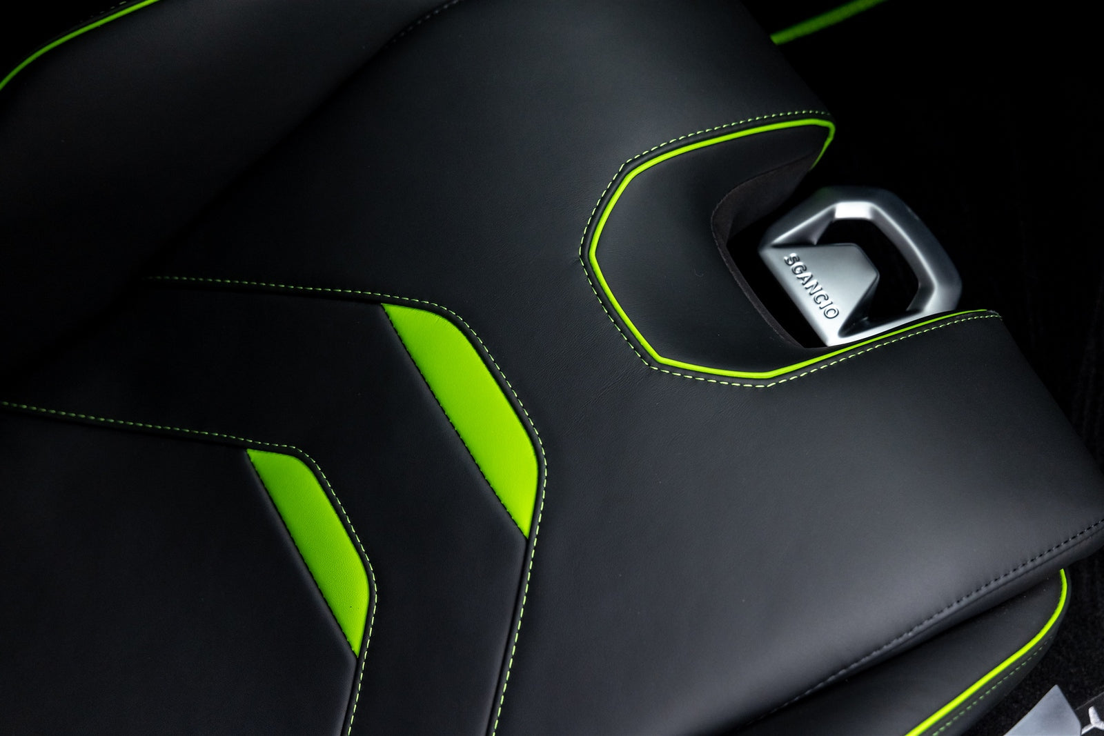Lamborghini Huracan EVO 2WD Monza Aero Program CB 01 - High Performance Sports Car for Racing Enthusiasts | Perfect for Track Days and Supercar Events