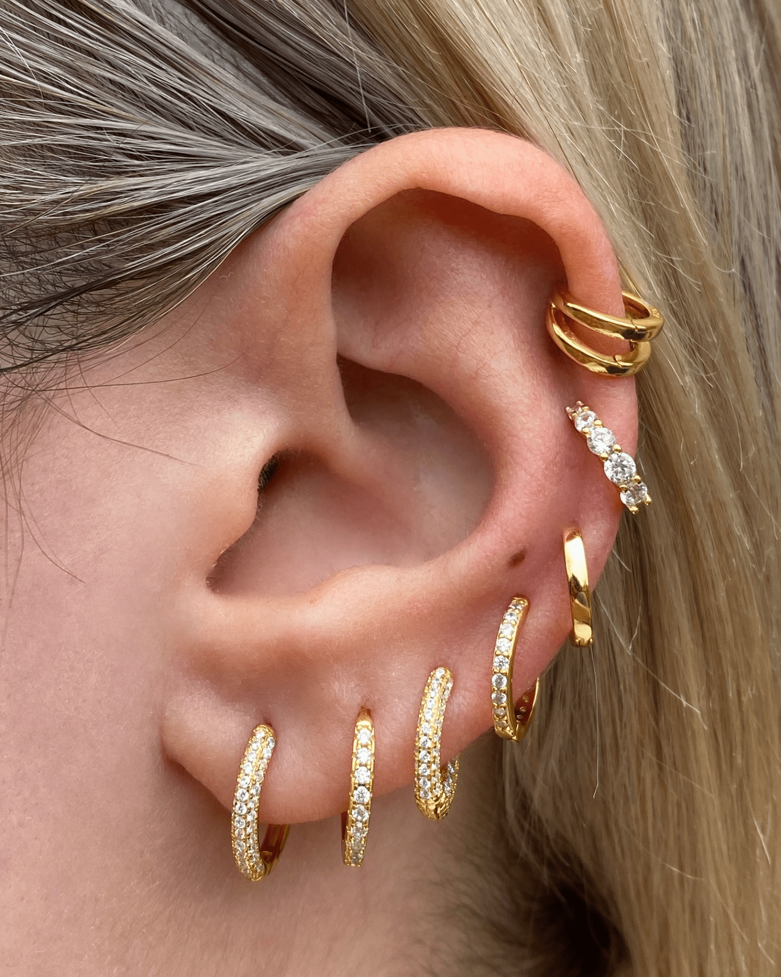 Izoa Diaz Huggie Gold Hoop Earrings for Women - 14K Gold Plated Minimalist Huggie Earrings for Everyday Wear | Perfect for Work, Date Night & Gifting
